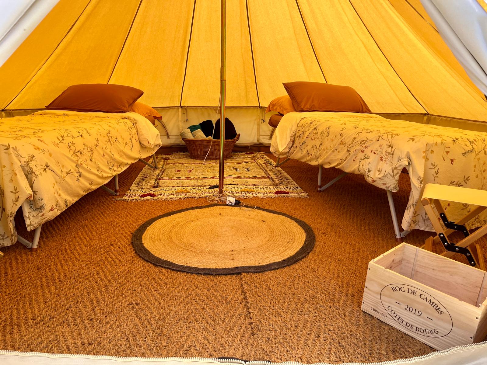 Tente Noisette : une expérience immersive en Limousin à Astaillac — vue intérieure