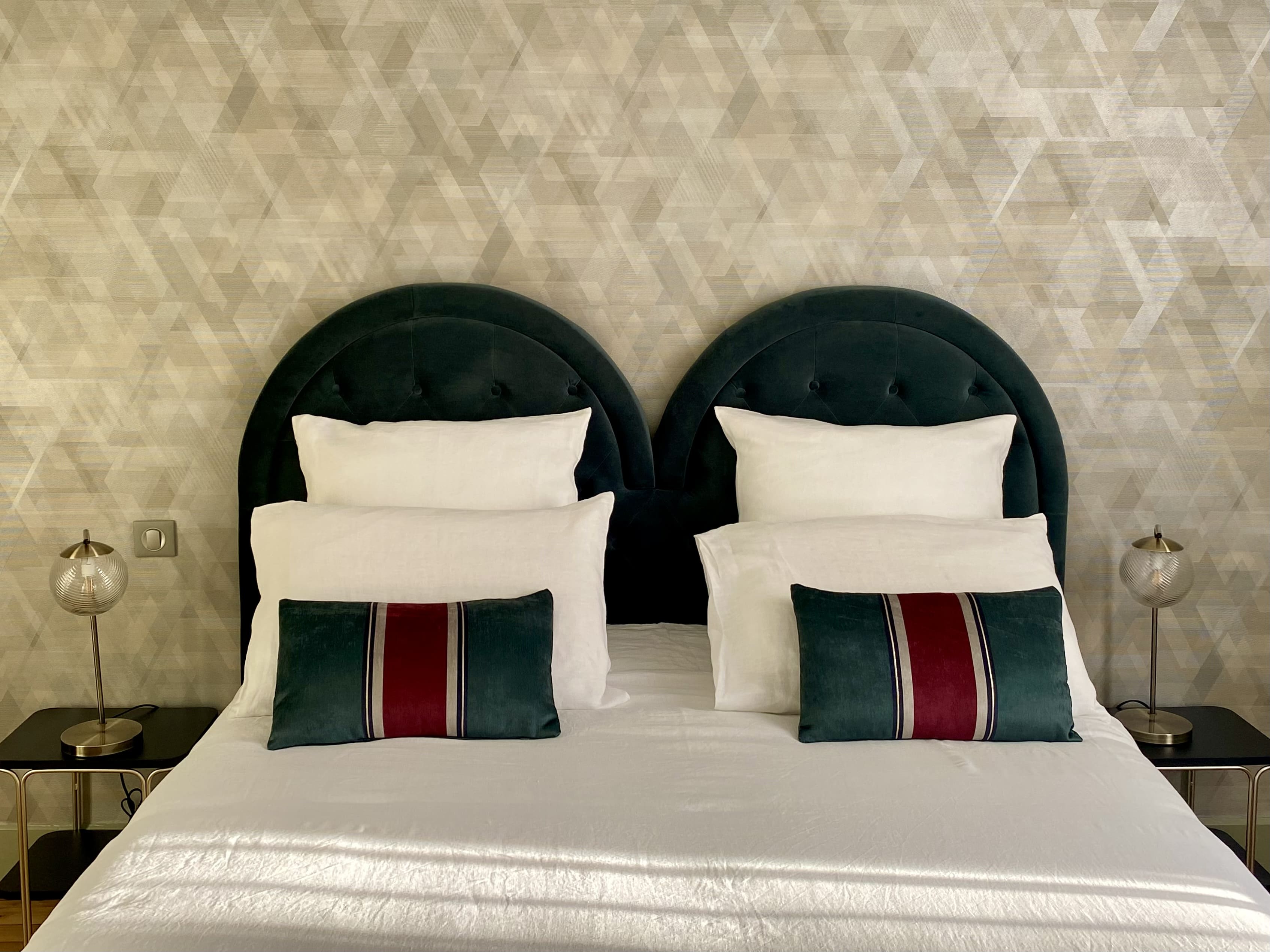 Chambre Aventurine — Maison insolite avec spa à Gramat (Lot) à Gramat — vue intérieure