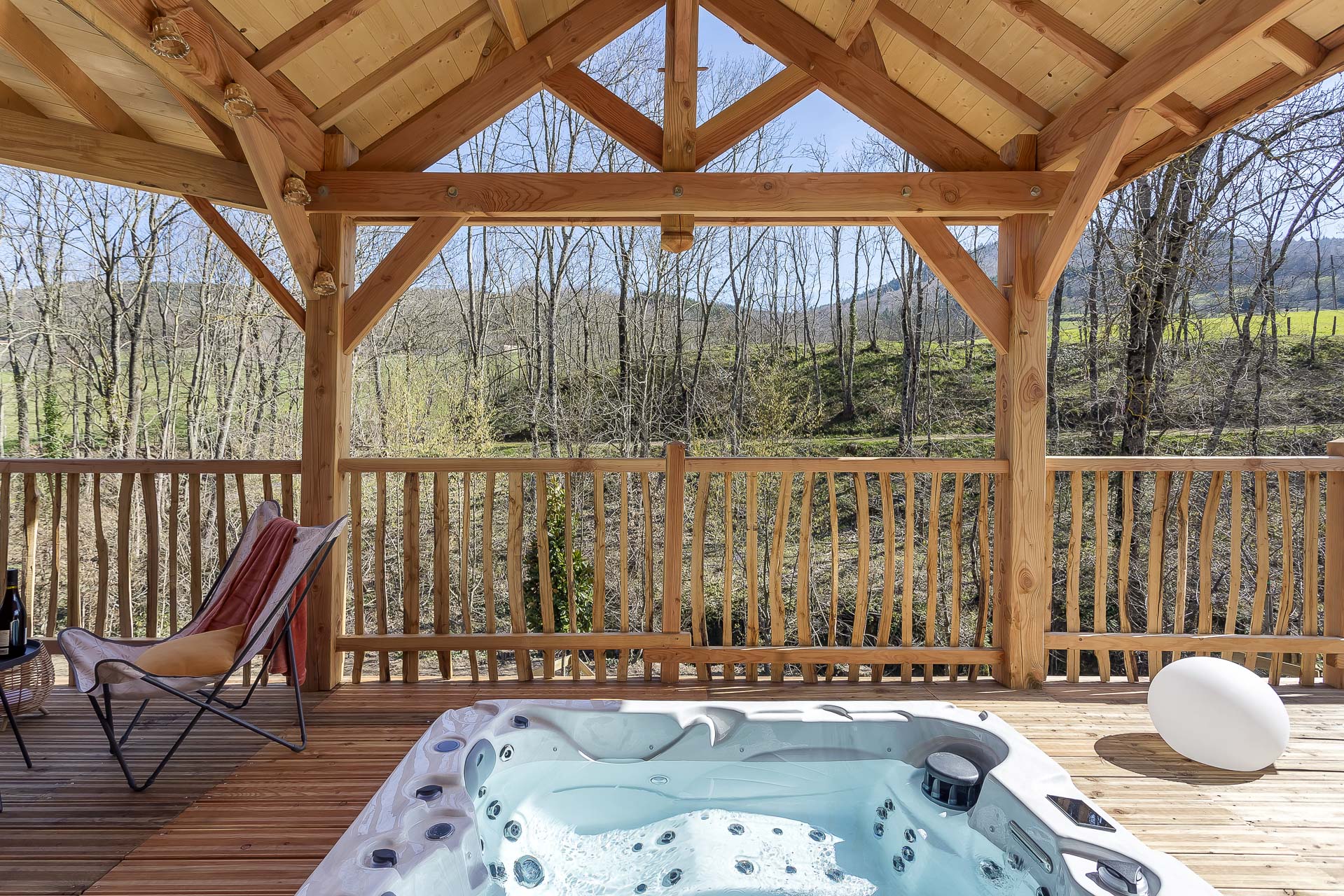 Cabane Verveine & SPA : une expérience suspendue en Rhône-Alpes à Satillieu — cuisine