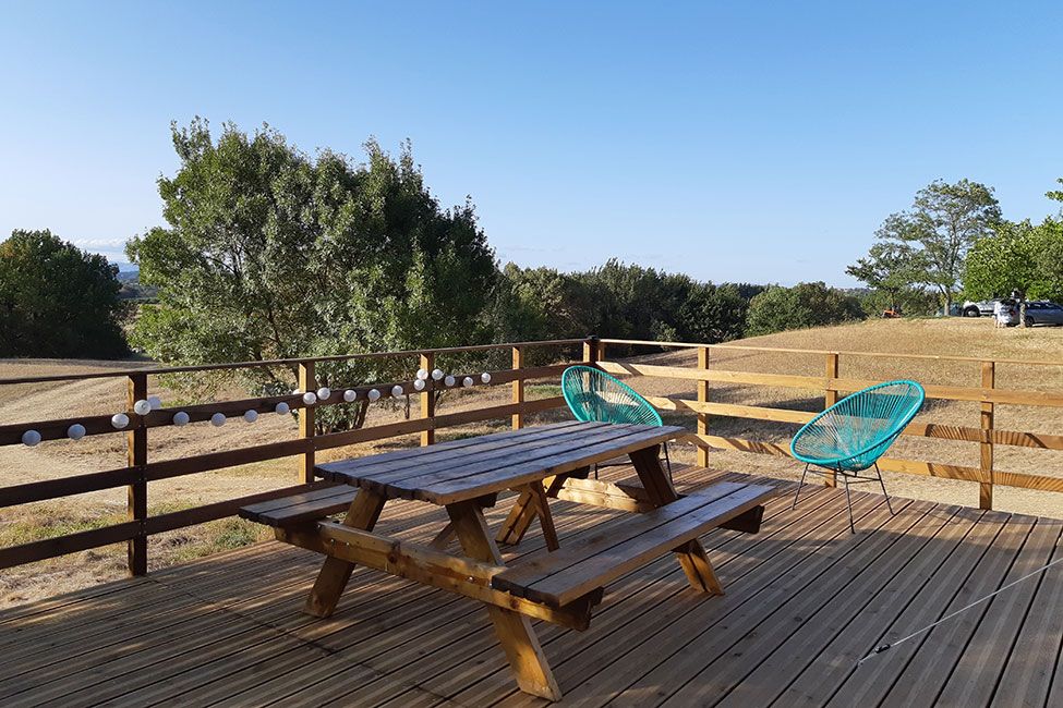 Tipi en Cévennes — Glamping avec spa au Camping du Mas Cauvy à Peyrolles-en-Cévennes — salle de bain