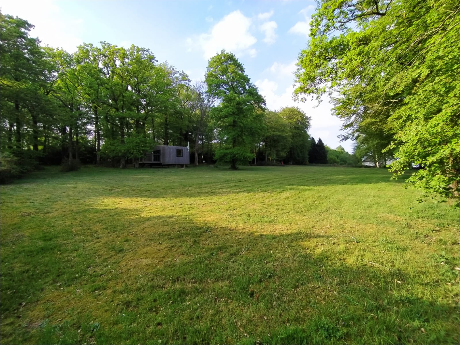 Chalet-Lodge n°1 : une cabane en Basse-Normandie à Saint-Sever-Calvados — espace de vie