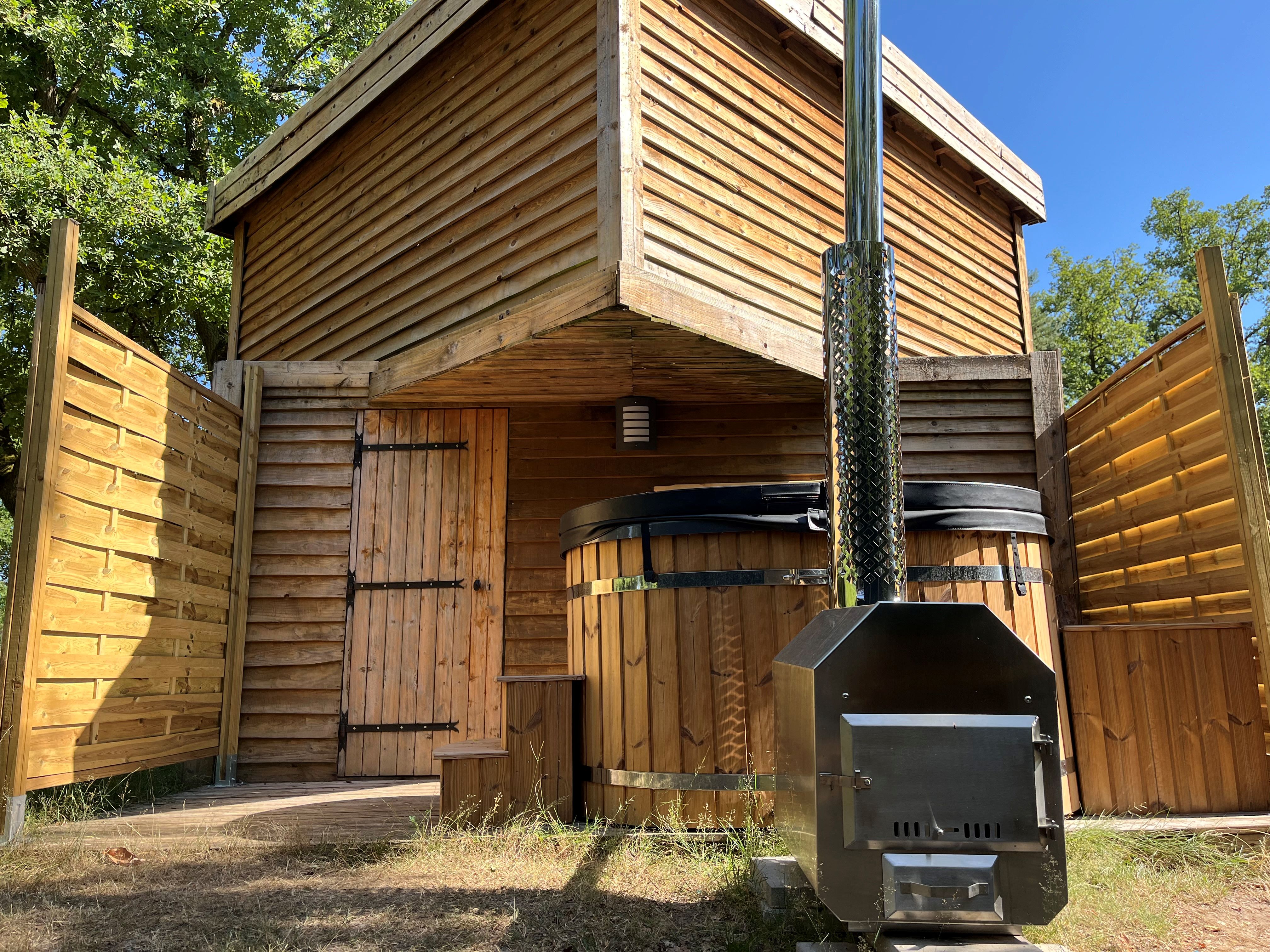 Évasion romantique dans une cabane Duo Spa en Picardie — Cabane à Fere En Tardenois
