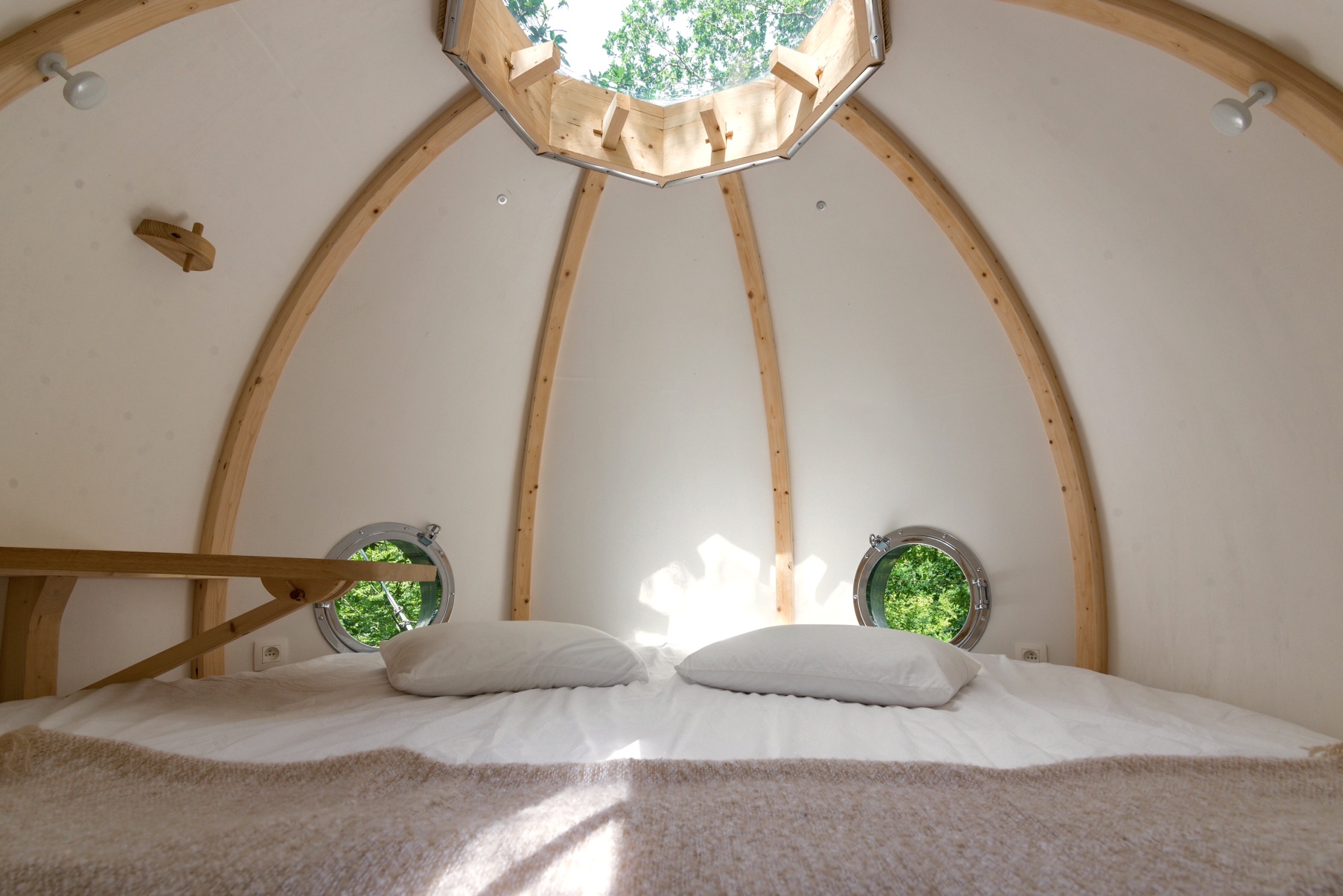 Évasion romantique dans une cabane spa cocoon en Picardie à Rosoy-En-Multien — détail architectural