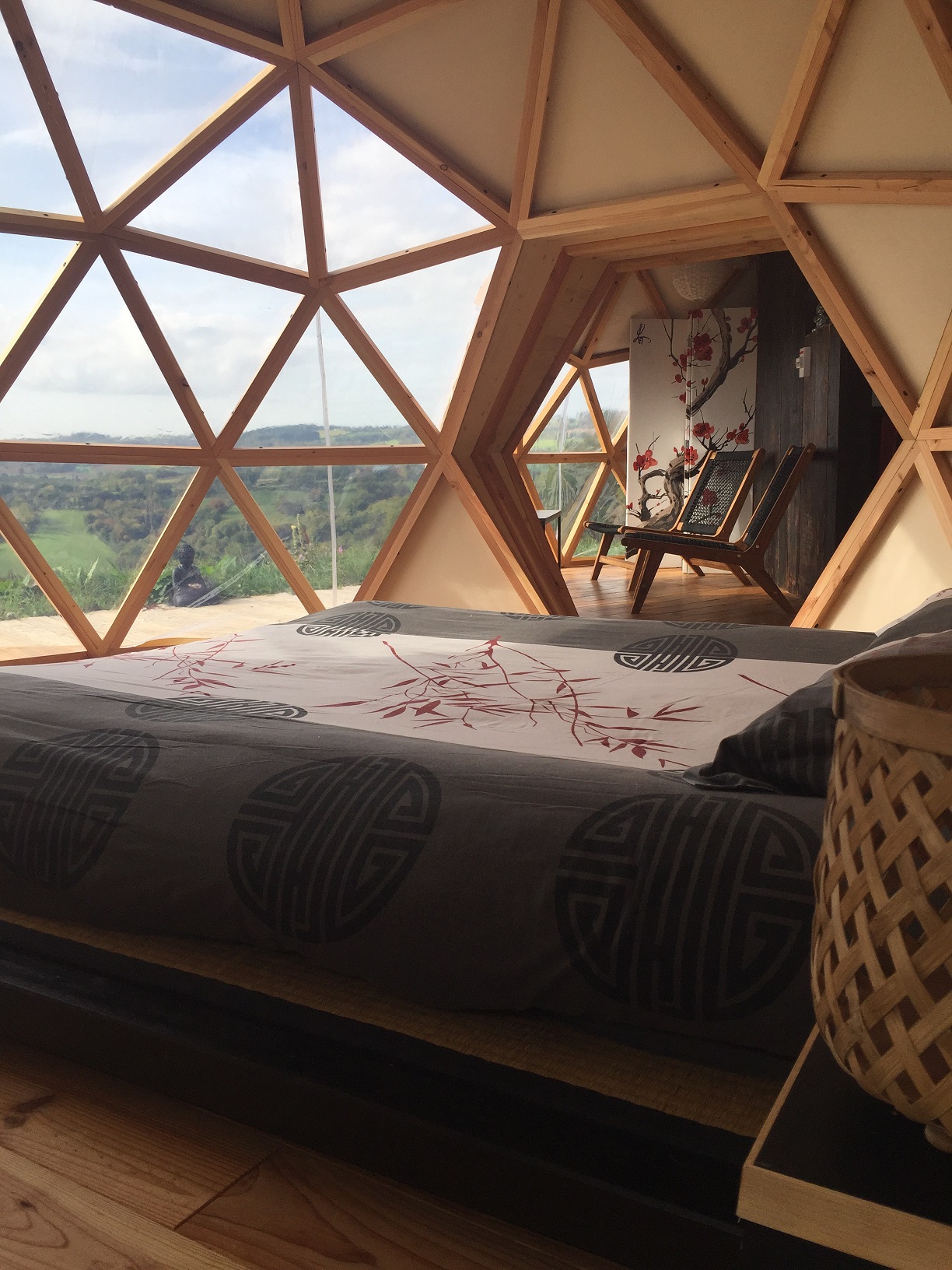 Cocon Zen & Spa — Dôme avec vue panoramique à Puy-de-Dôme à Clermont-Ferrand — chambre