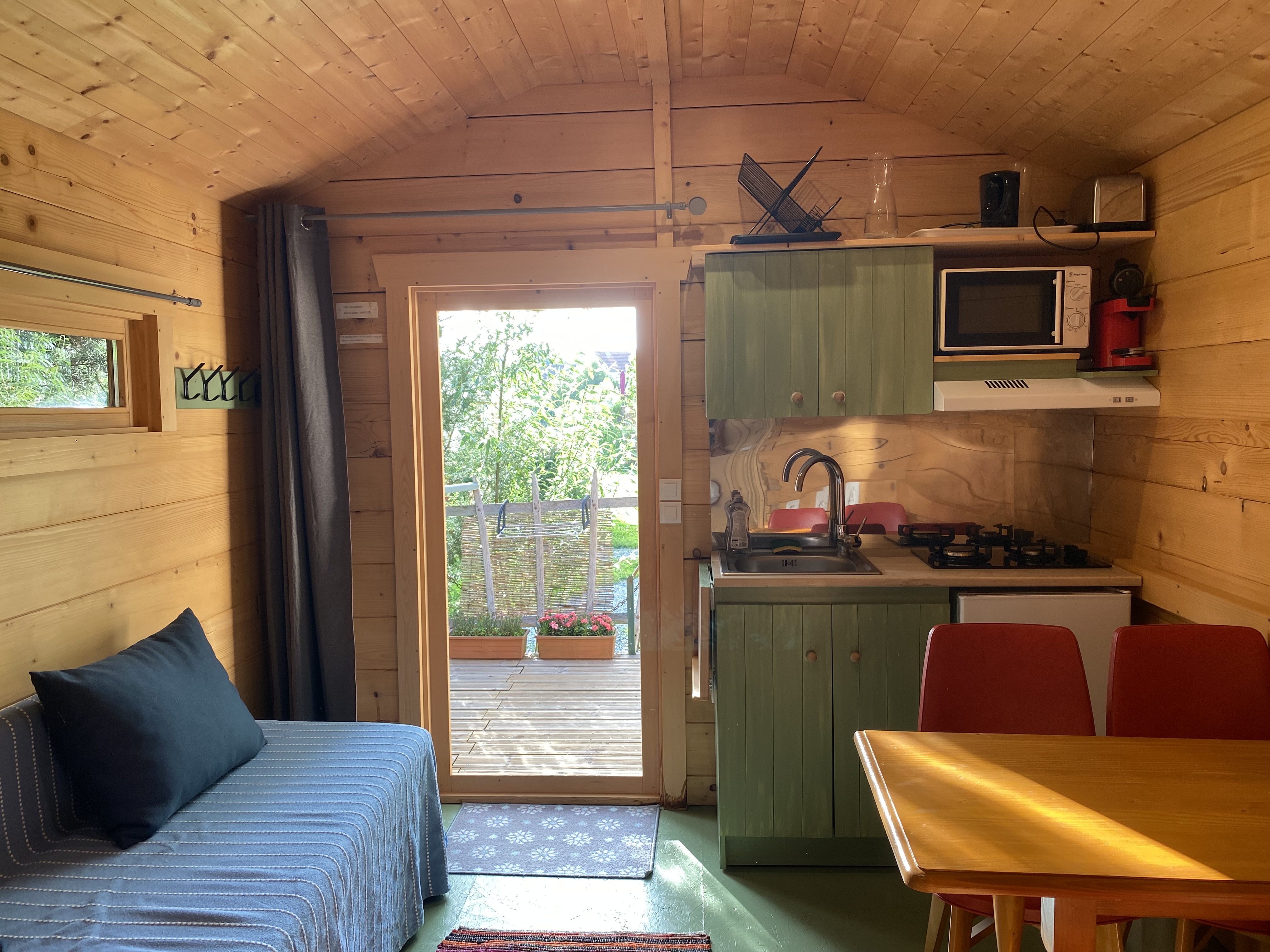 Tiny house 3-4 places — Séjour paisible avec spa à Puy-de-Dôme à Issoire — chambre