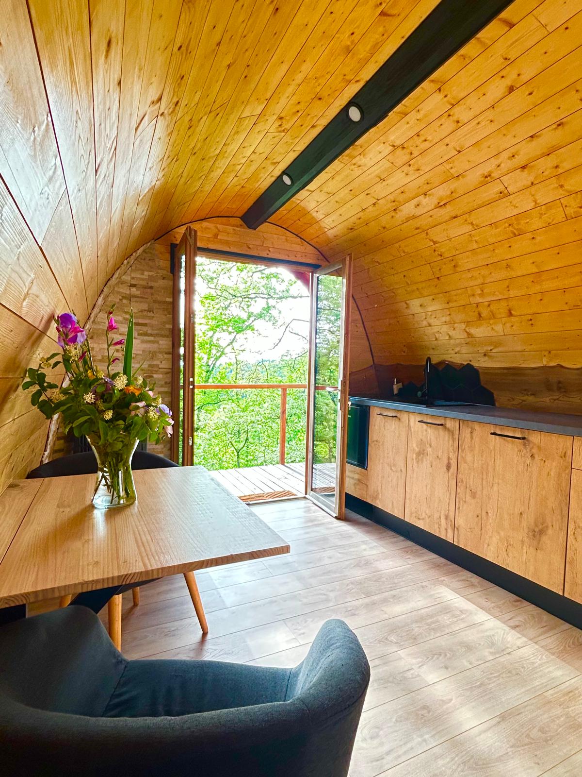 La cabane entre les cimes — Cabane sur pilotis avec vue panoramique à Haute-Garonne à Rieumes — chambre