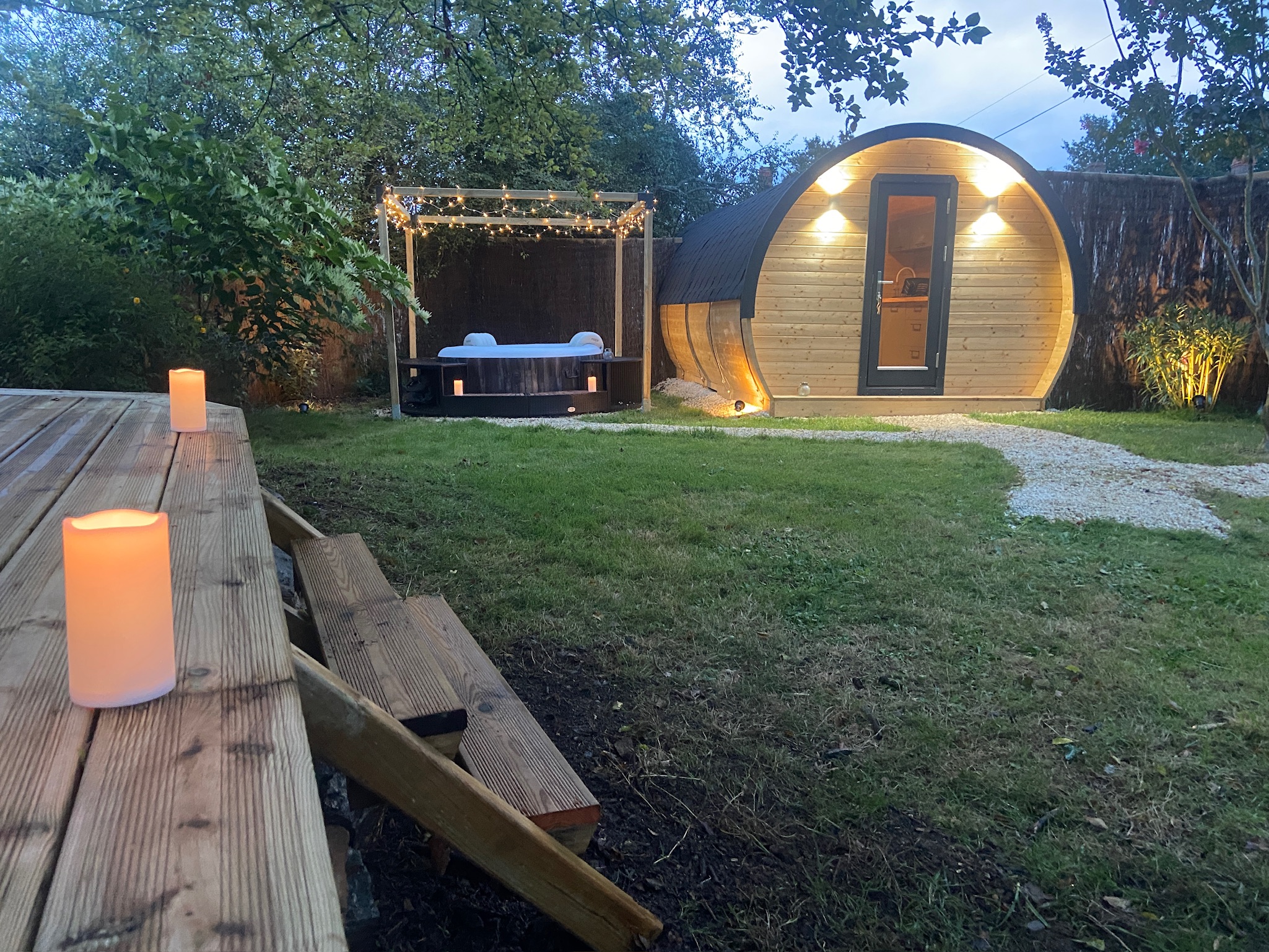 Un tonneau insolite avec spa au cœur du vignoble Nantais à Vallet — vue intérieure