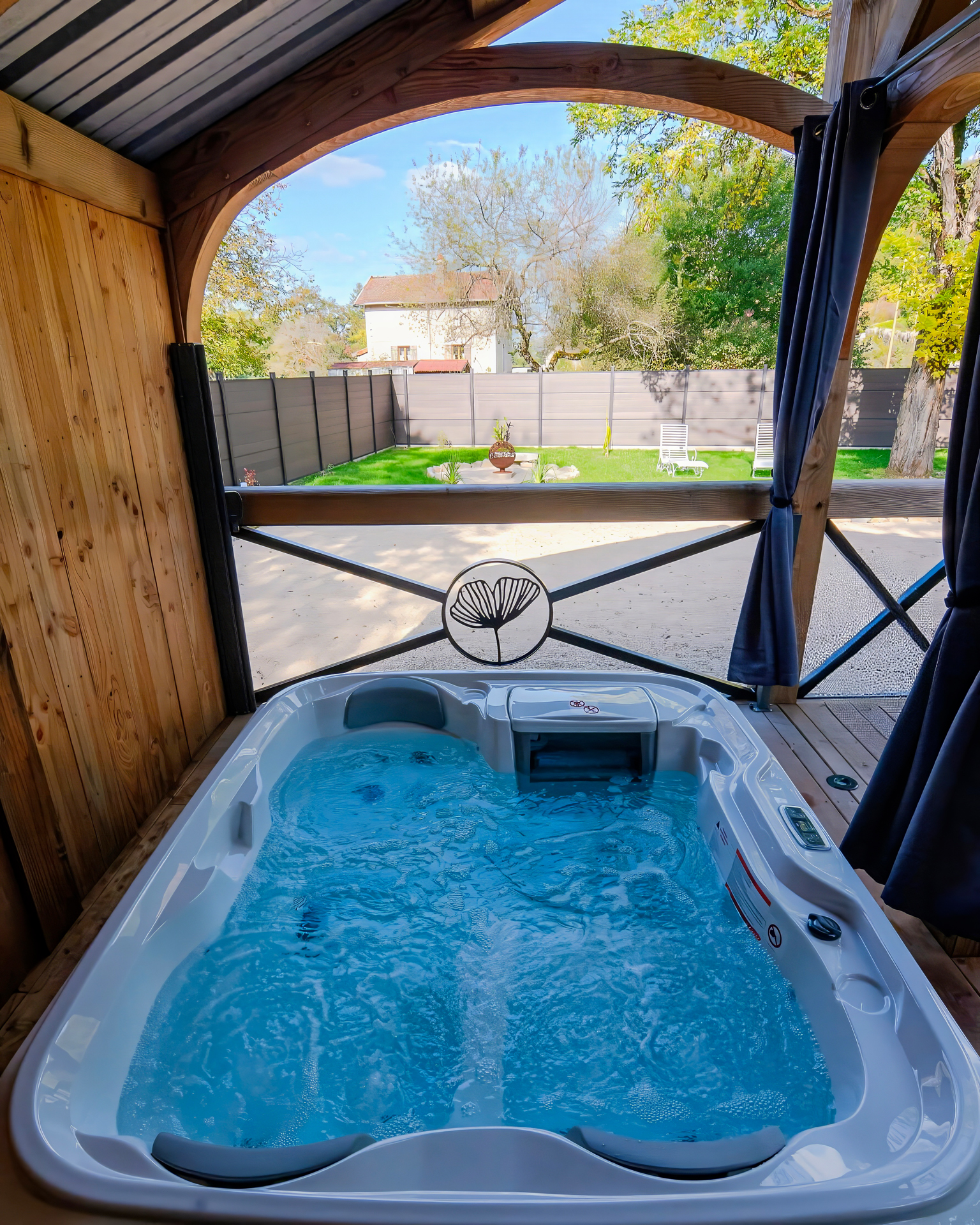 Le Silo du Domaine des Ecus d'Or — Hébergement insolite avec jacuzzi à Côte-d'Or à Dijon — cuisine