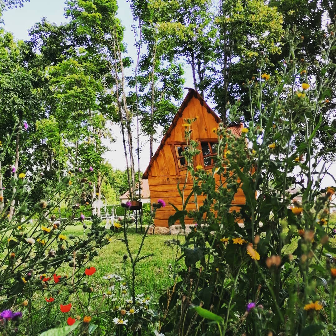 Petite Cabane de la Gare — Séjour romantique avec spa à Lurey (Marne) à Esclavolles-Lurey — vue intérieure