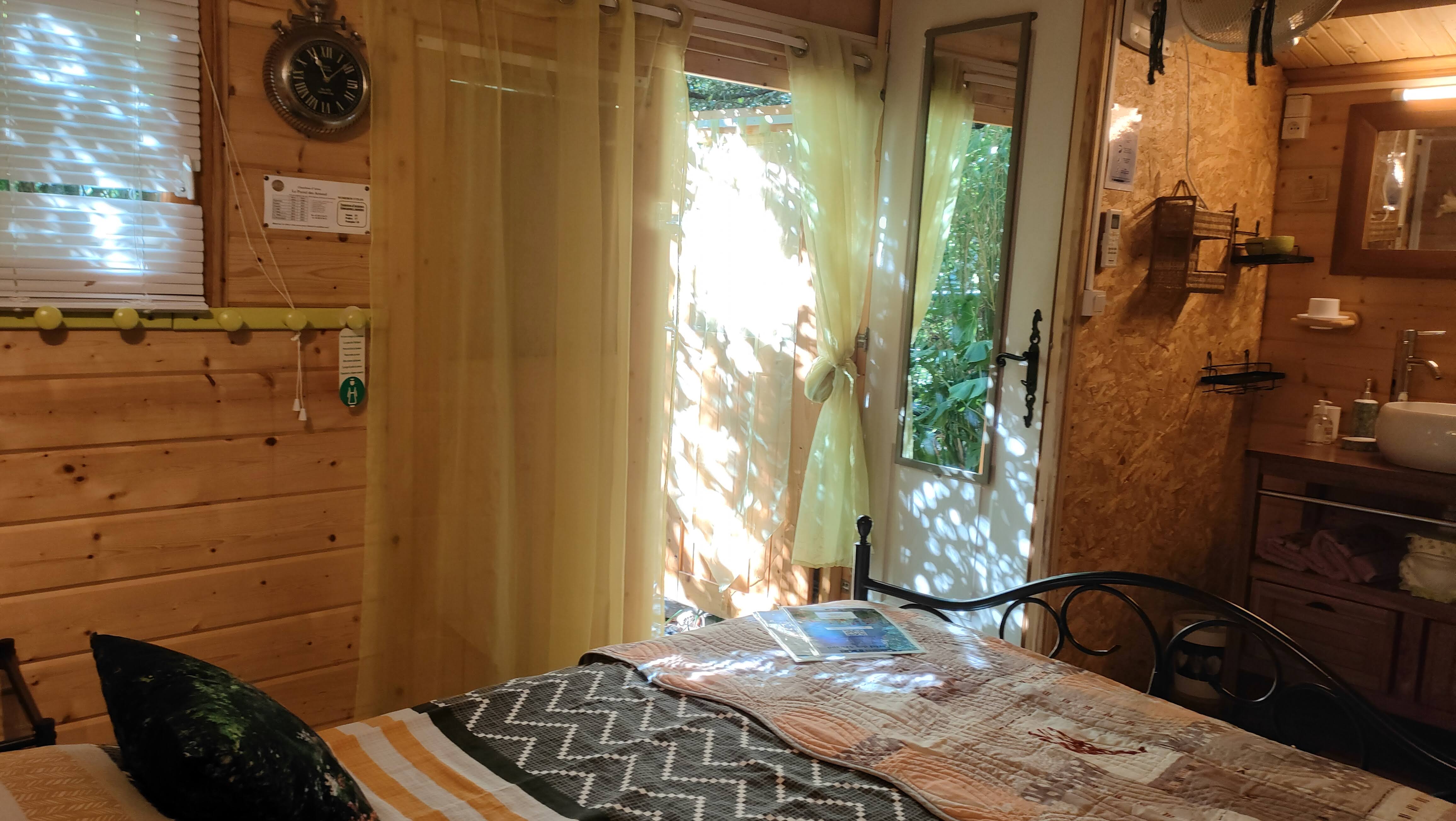 Tiny Garden — Cabane avec spa et jardin à Le Portel des Arnaud à Durfort-et-Saint-Martin-de-Sossenac — détail architectural