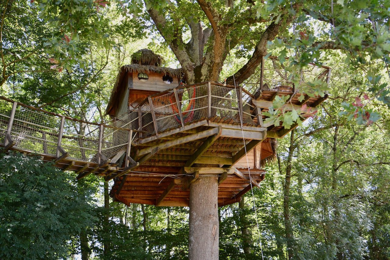Cabane Pomerol : une expérience immersive dans les arbres à Pompignac — vue intérieure