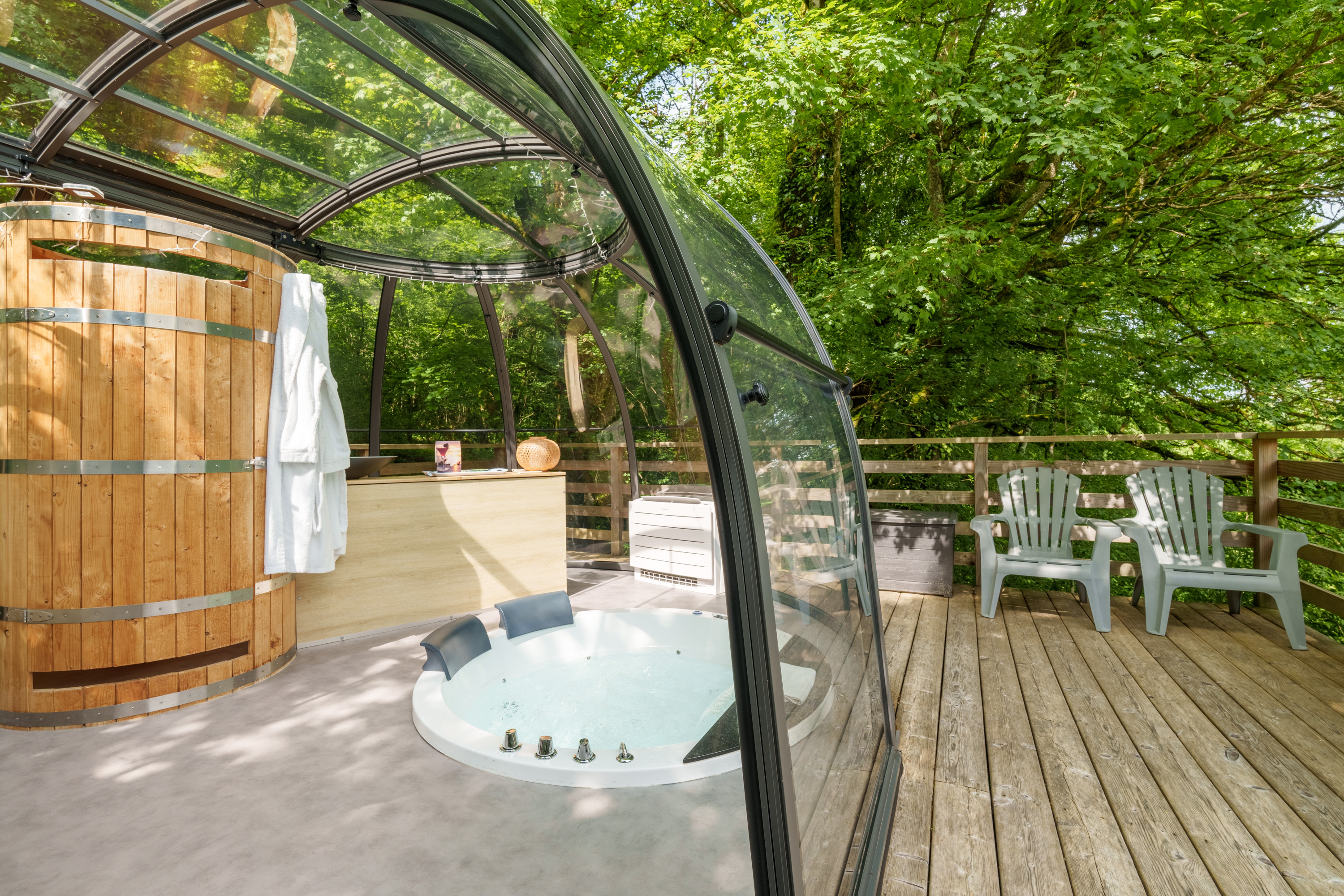Dôme Stella & Spa — Nuit perchée à 2m en Haute-Marne à Marnay-Sur-Marne — salle de bain