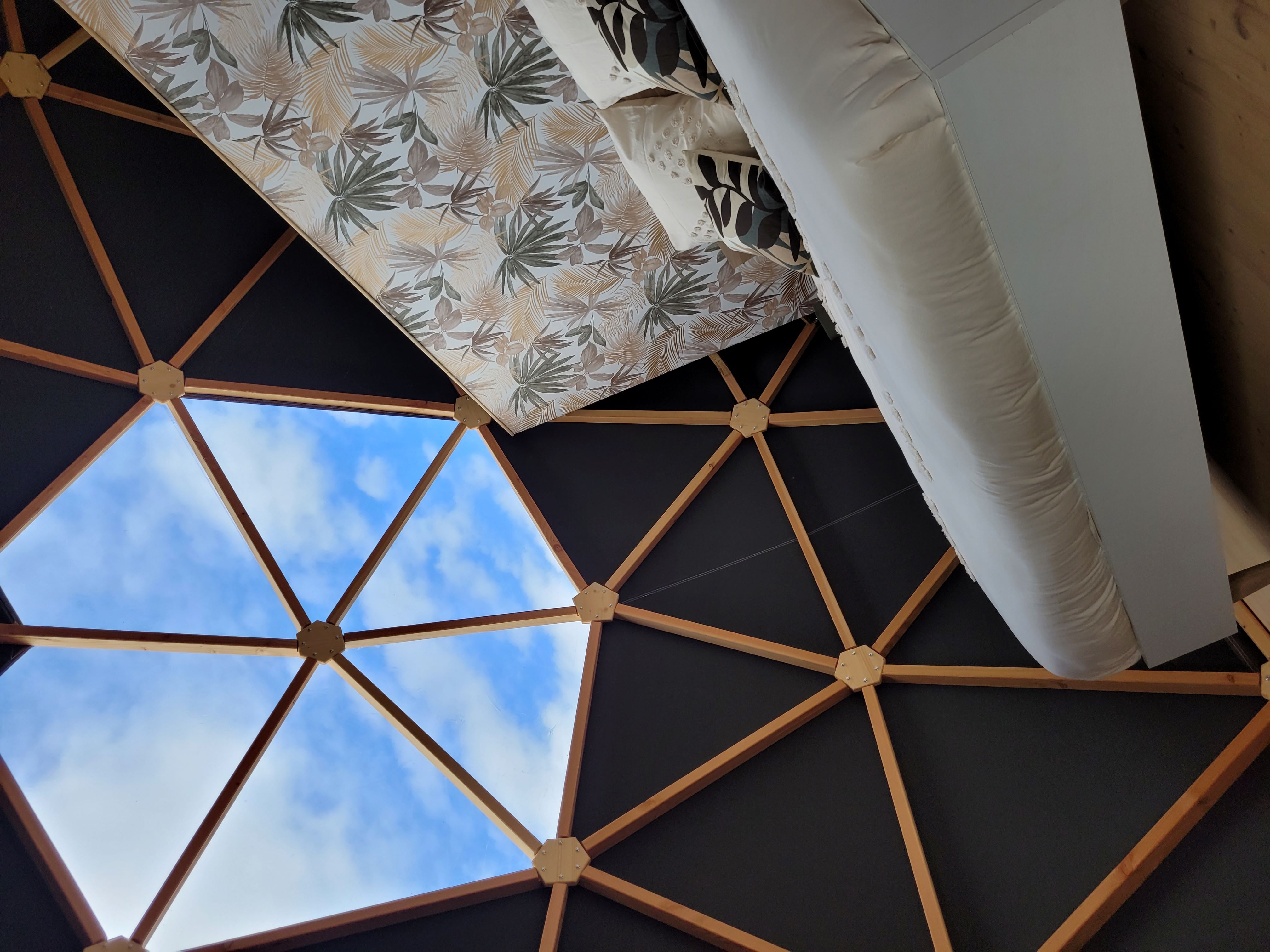 Solaris & Spa — Dôme avec jacuzzi à Somme à Amiens — cuisine