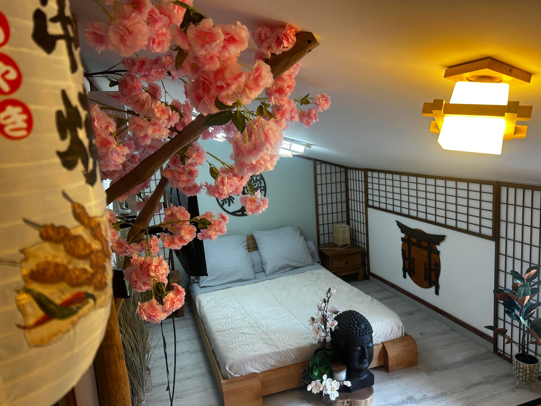 LA CHAMBRE ZEN — Chambre à thème avec spa à Pyrénées-Orientales à Perpignan — espace de vie