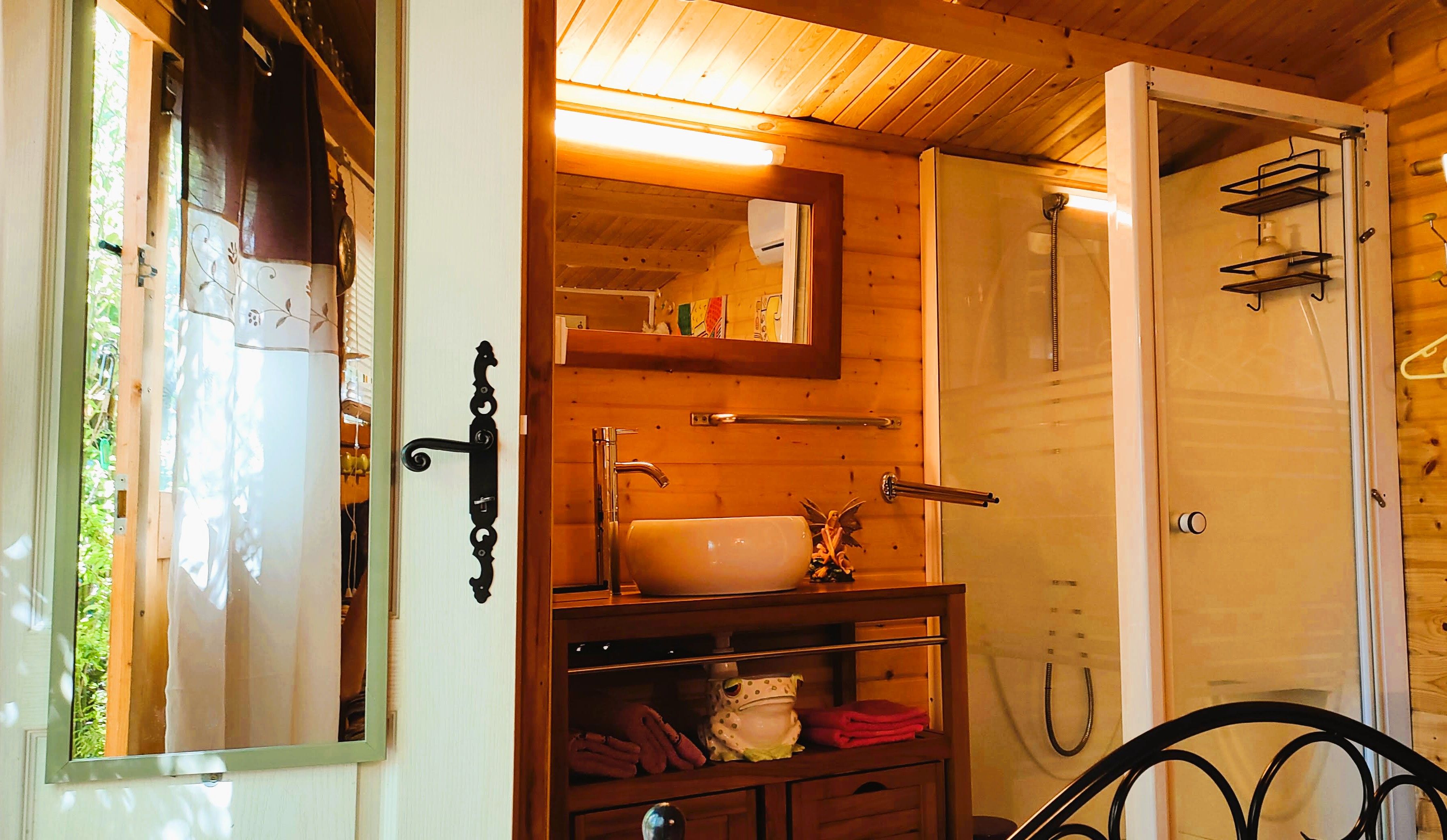 Tiny Garden — Cabane avec spa et jardin à Le Portel des Arnaud à Durfort-et-Saint-Martin-de-Sossenac — cuisine