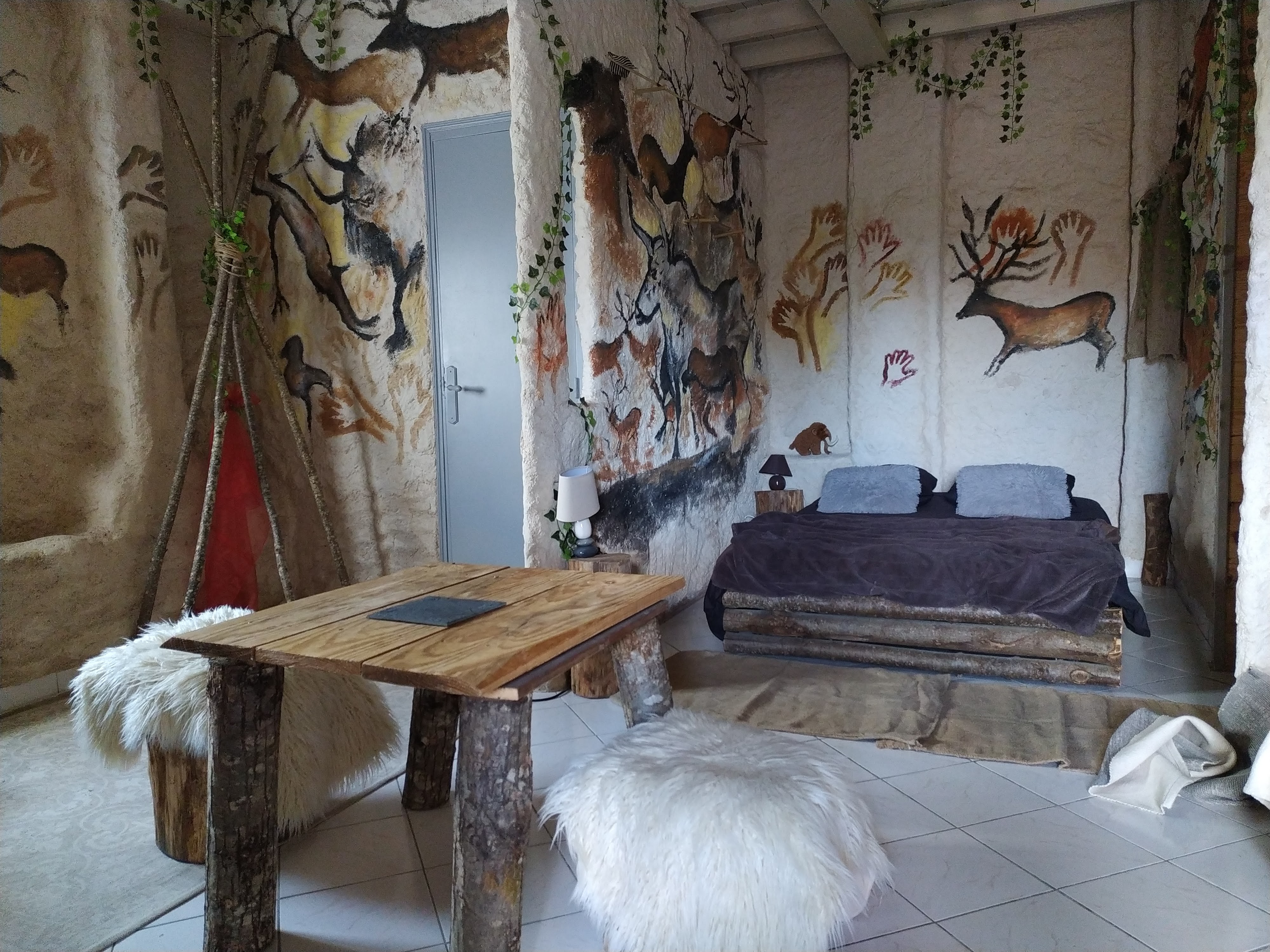 Homosapiens — Maison insolite avec jacuzzi à Saint-Geniès (Dordogne)