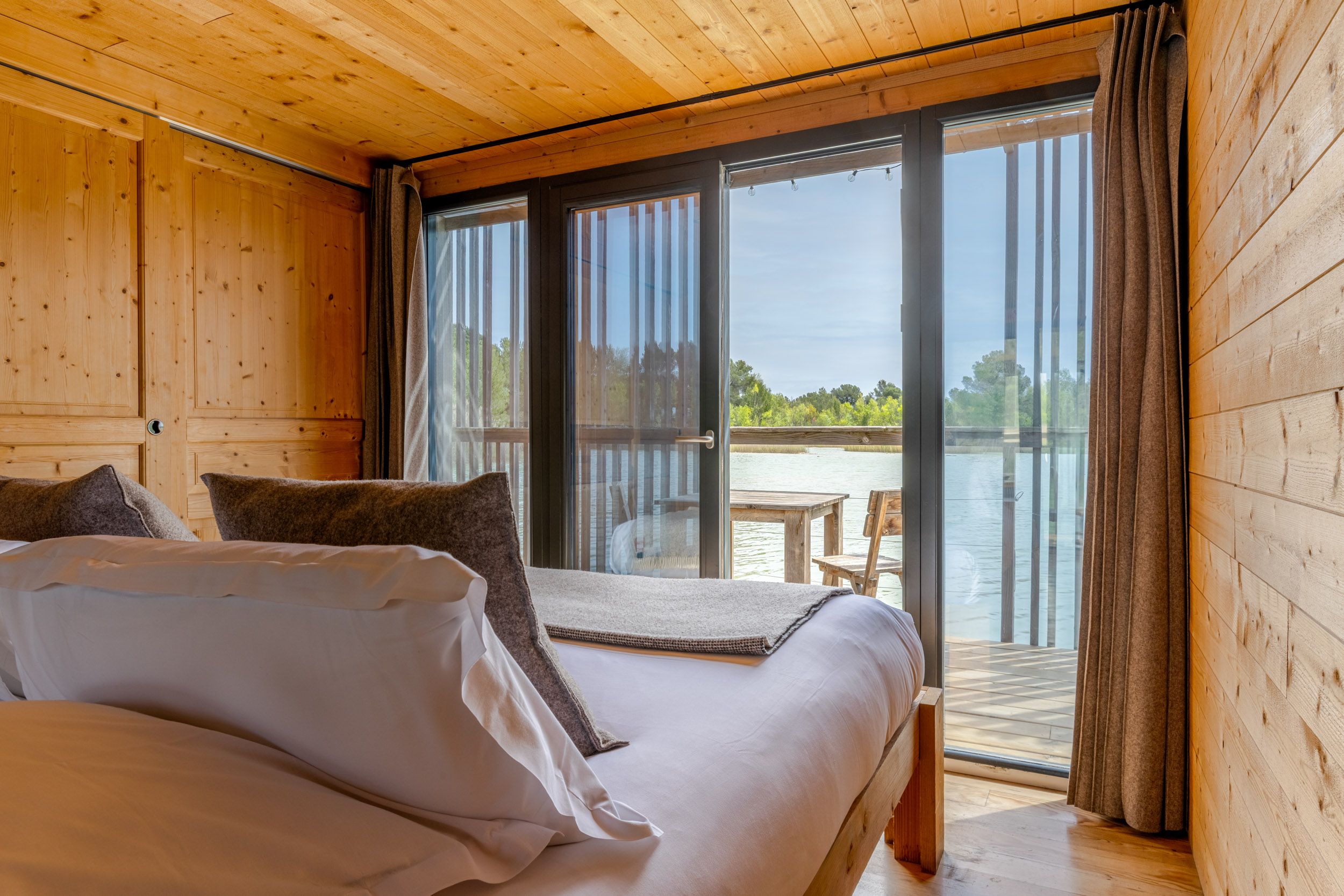 Cabane Spa Bora Bora : une évasion sur l'eau en Provence à Sorgues — espace de vie