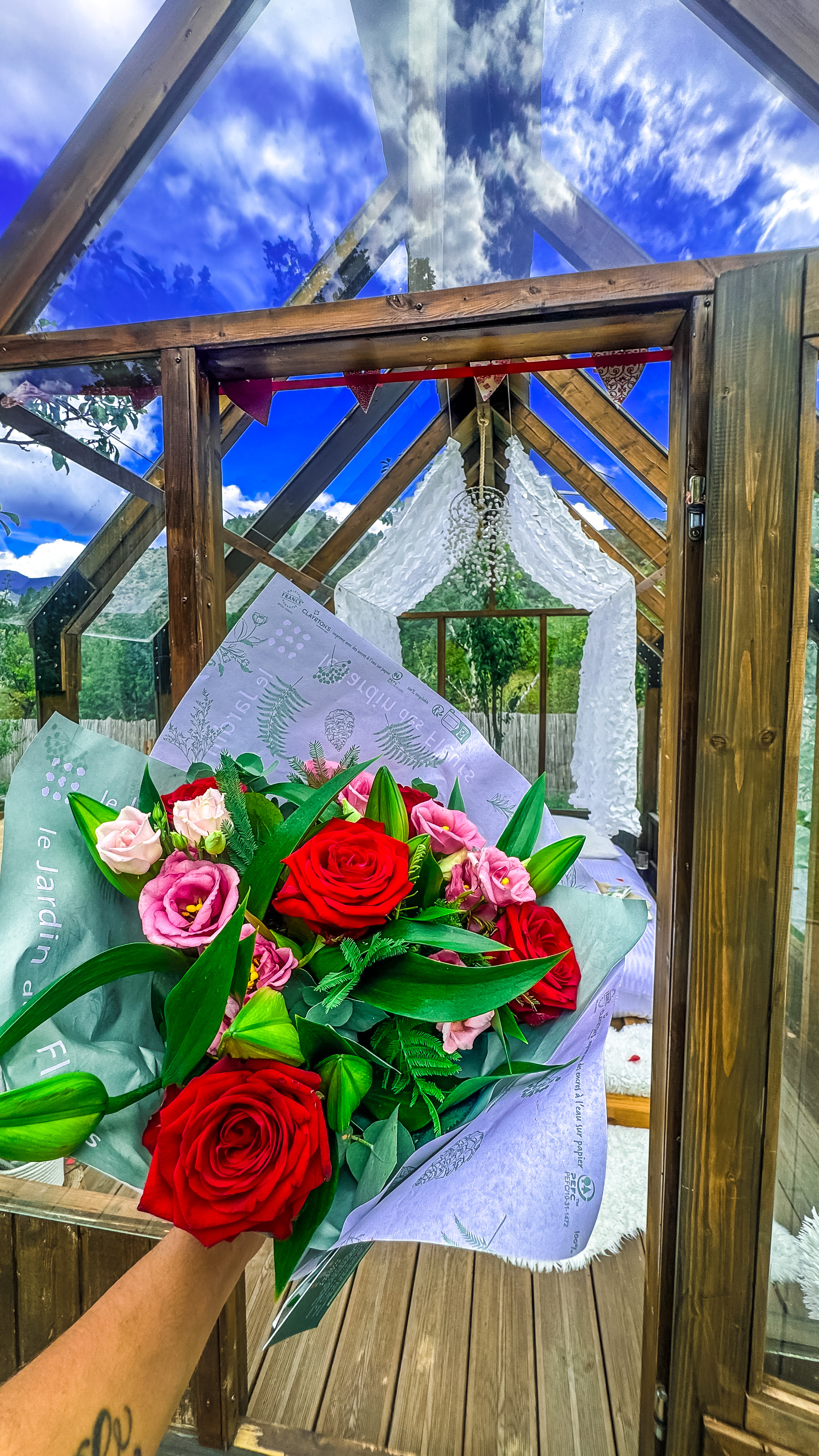 Chalet en verre sous une pluie d’étoiles : une expérience unique en Provence à Lantosque — vue intérieure