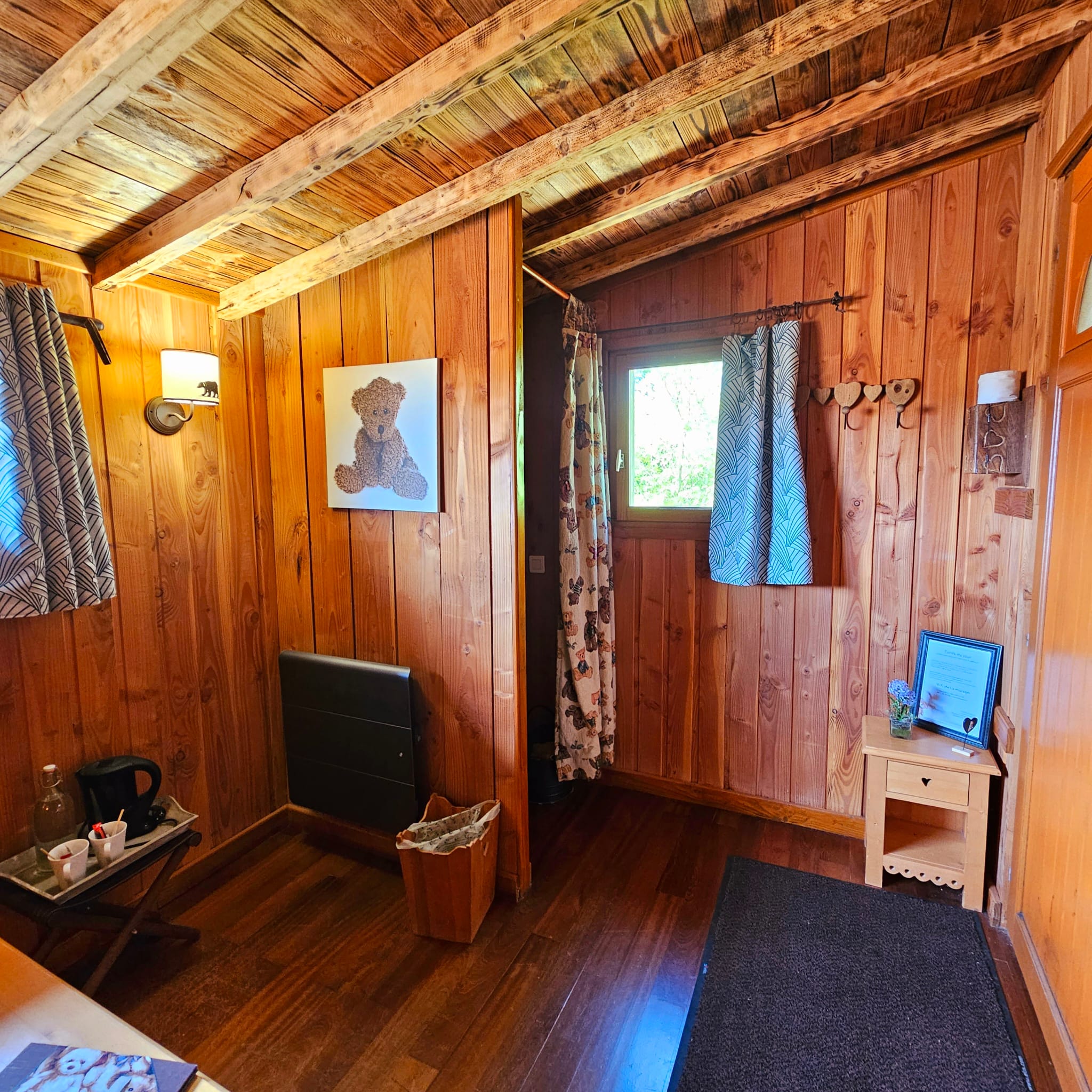 L'Ours Brun : une cabane sur pilotis au cœur de la Picardie à Essuiles — salle de bain