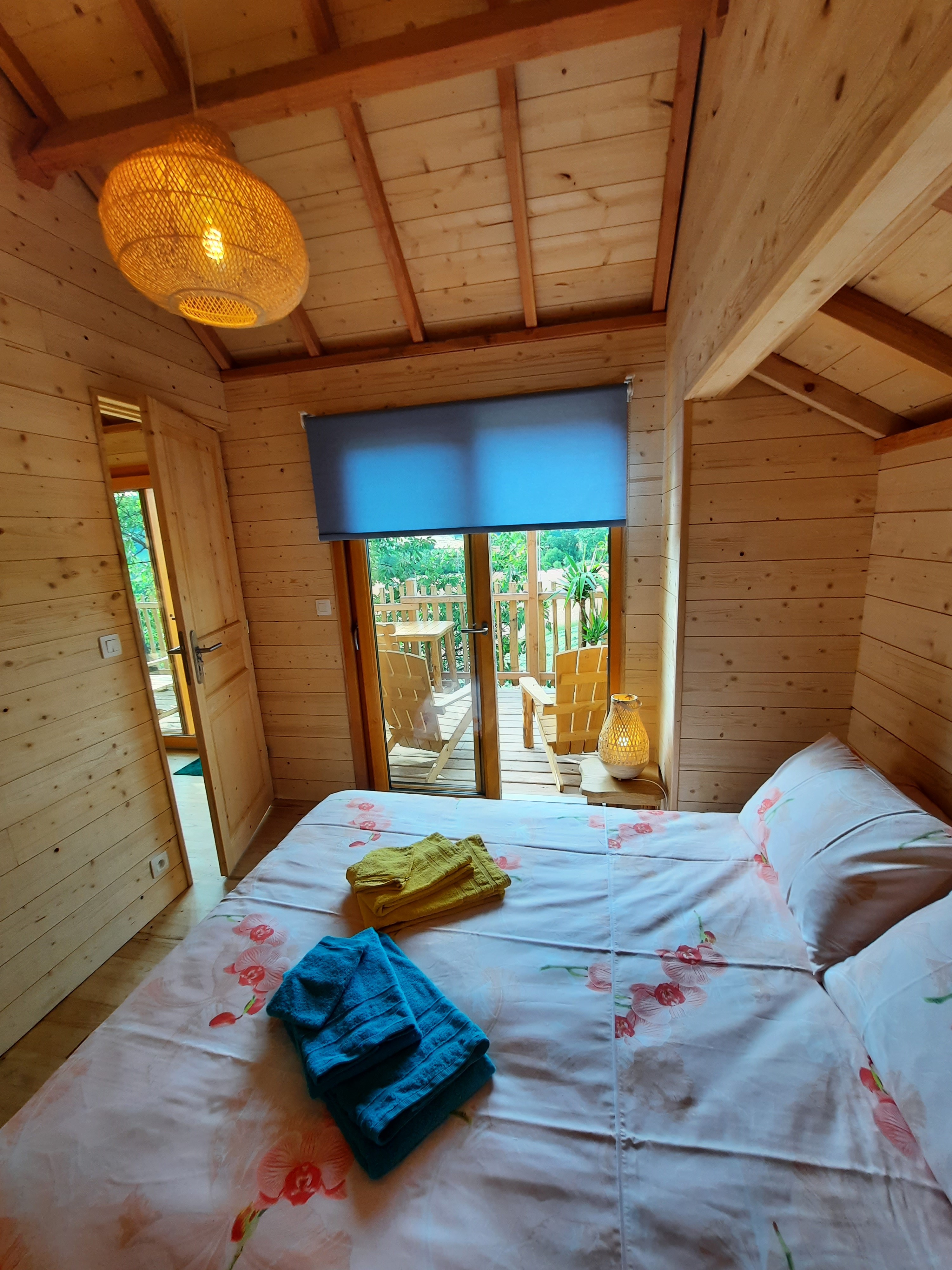 Cabane Maldive — Nuit perchée avec vue panoramique à Drôme à Vercors — environnement naturel