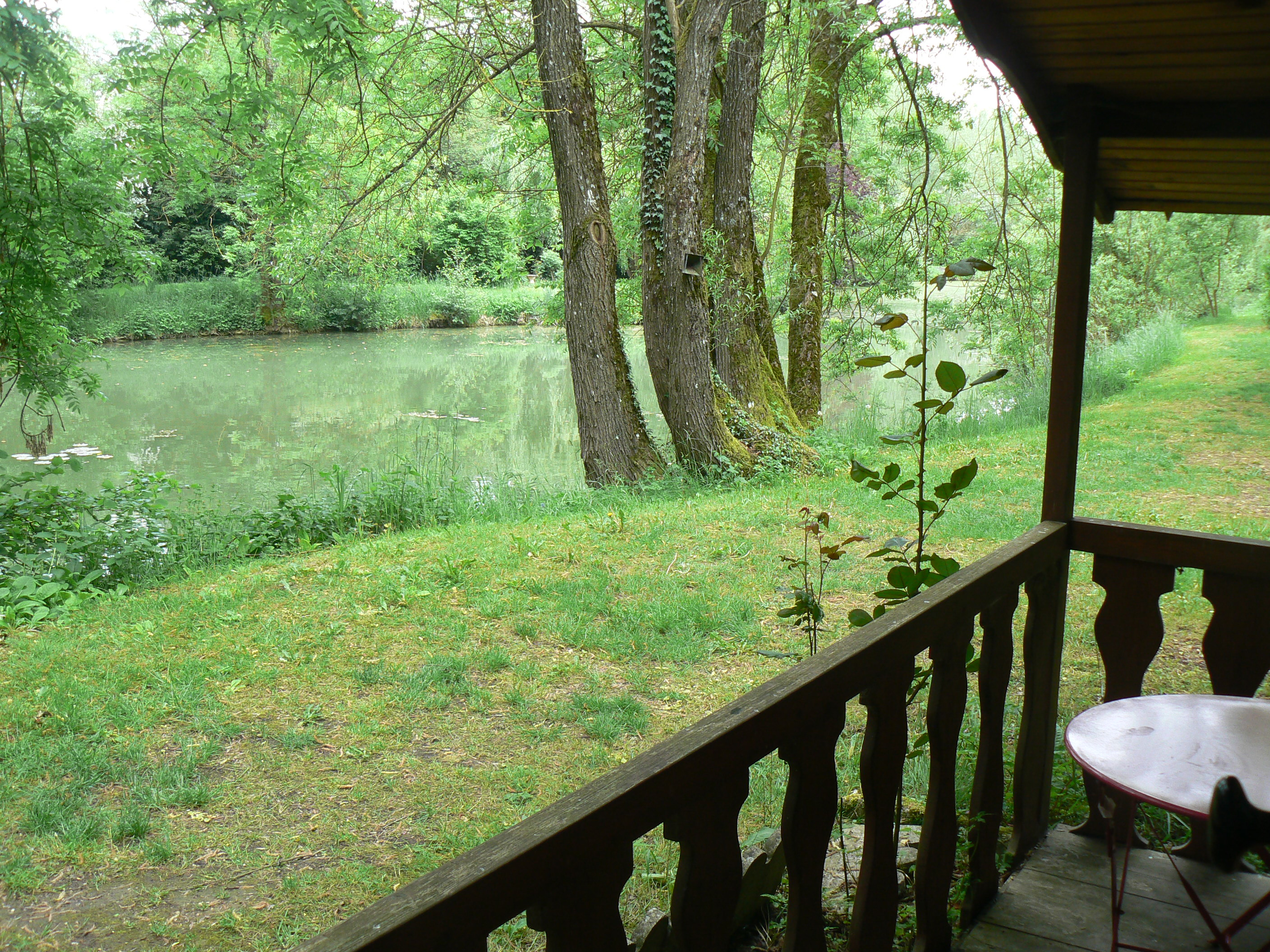 Le Chalet de l'étang : une escapade romantique en Lorraine à Sampigny — salle de bain