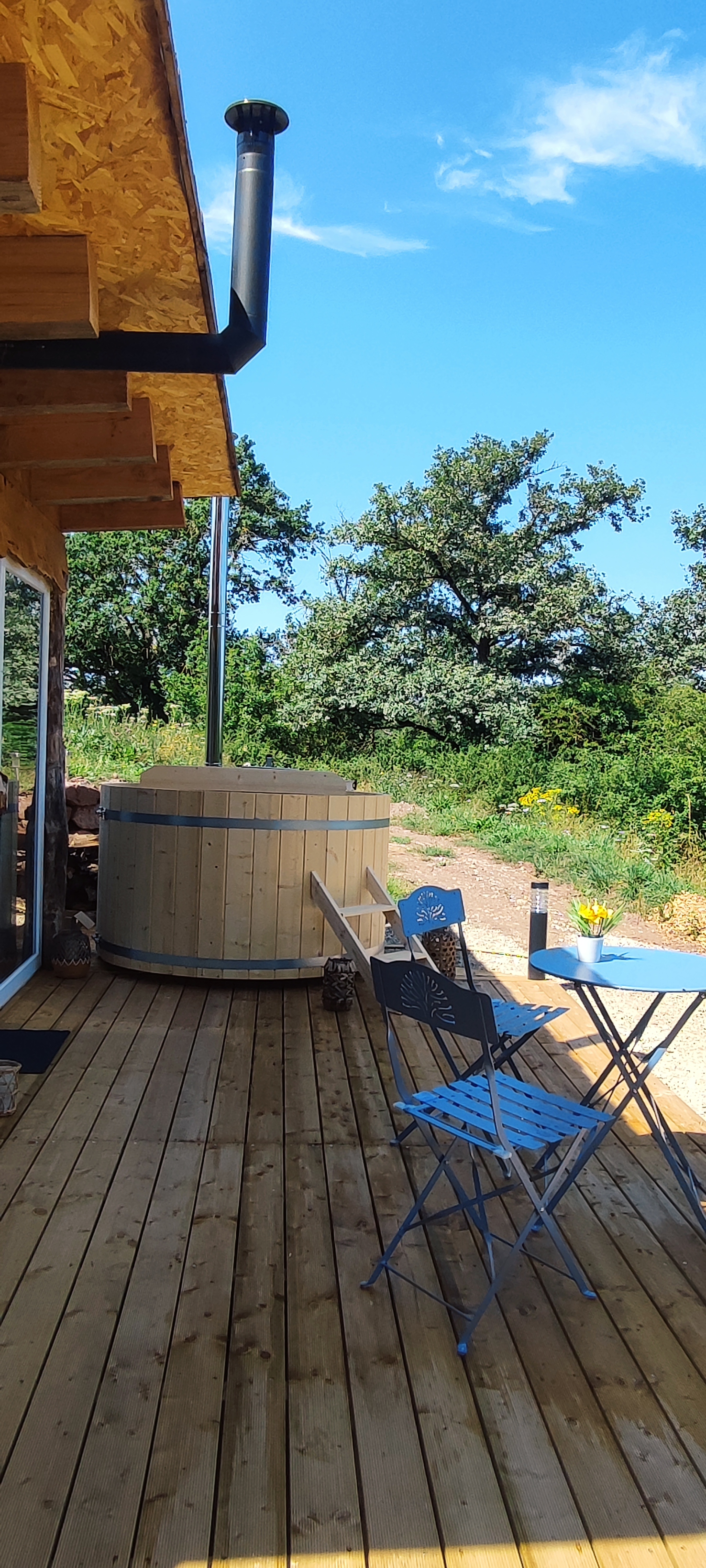 Cabane Panoramix : une immersion au cœur de la nature à Le Monastère — chambre