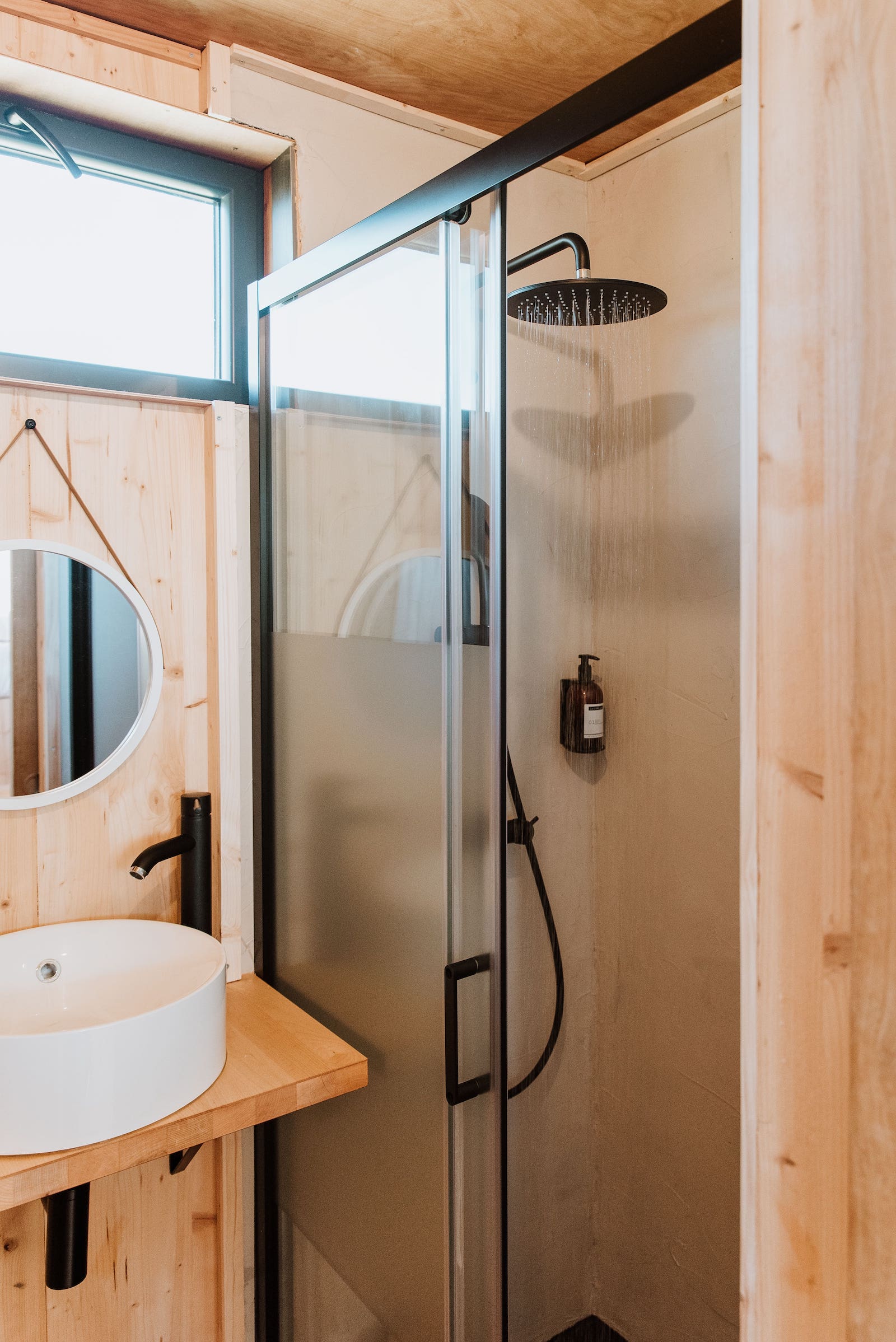 Parcel Tiny House — Évasion dans les vignes à Var à Aix-en-Provence — salle de bain