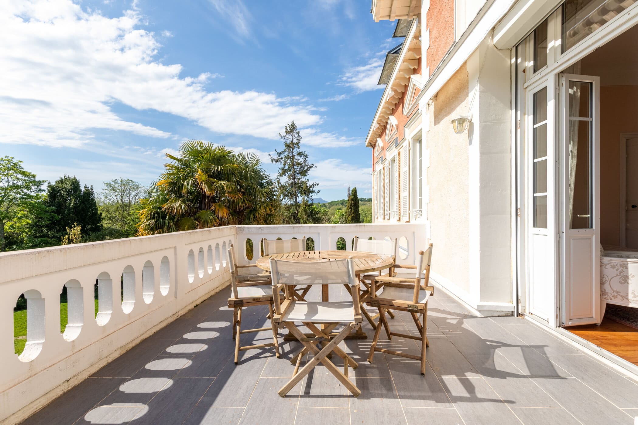 Appart Hôtel Coraline — Maison insolite avec spa à Bidart (Pyrénées-Atlantiques) à Bidart — vue intérieure