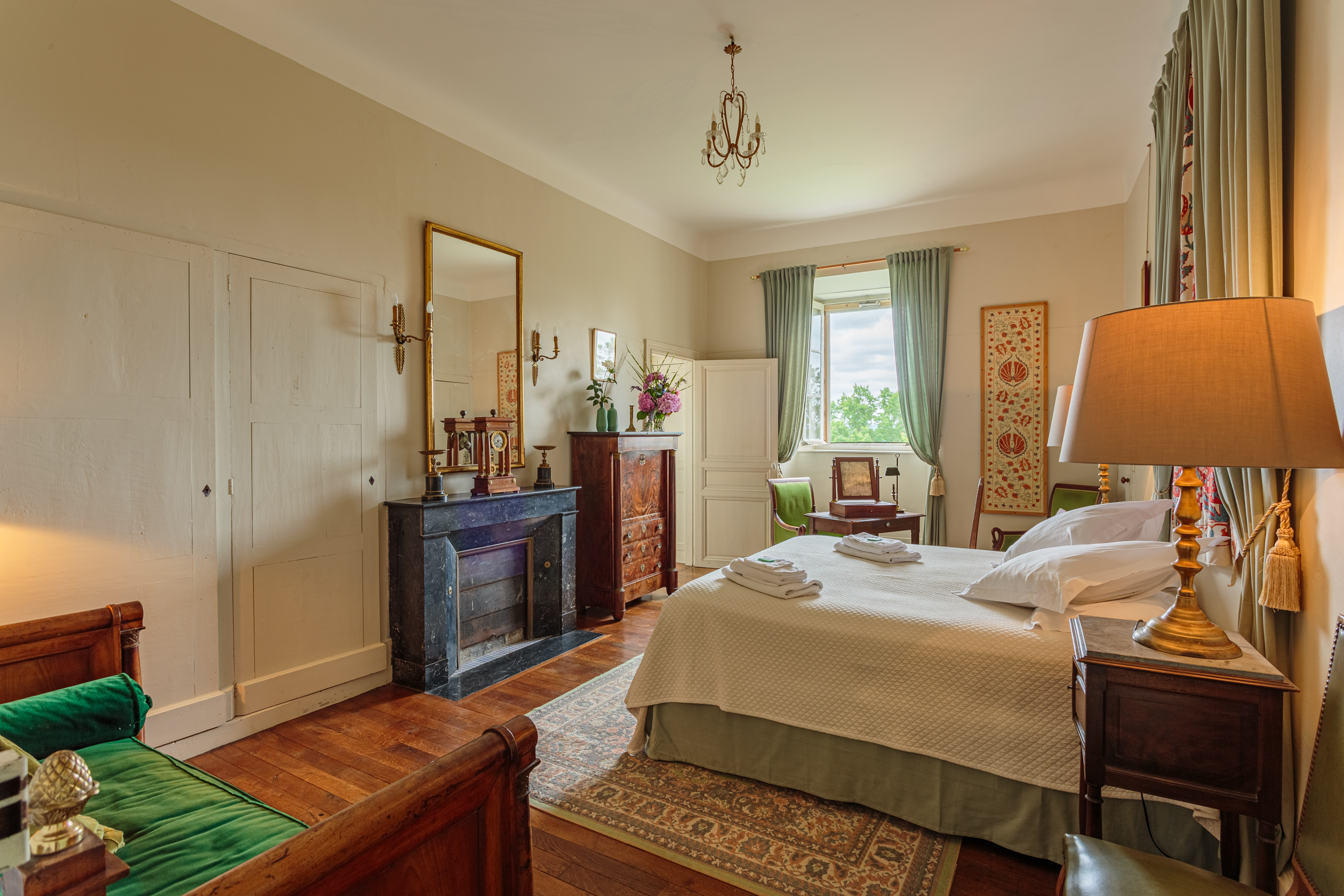 Gîte petit Madiran — Chambre à thème avec spa à Landes à Château d'Estrac — chambre