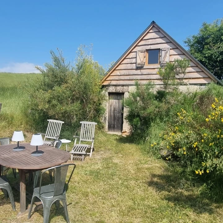 Cabane du Berger : une immersion en Bourgogne à Saint-Didier-Sur-Arroux — vue intérieure