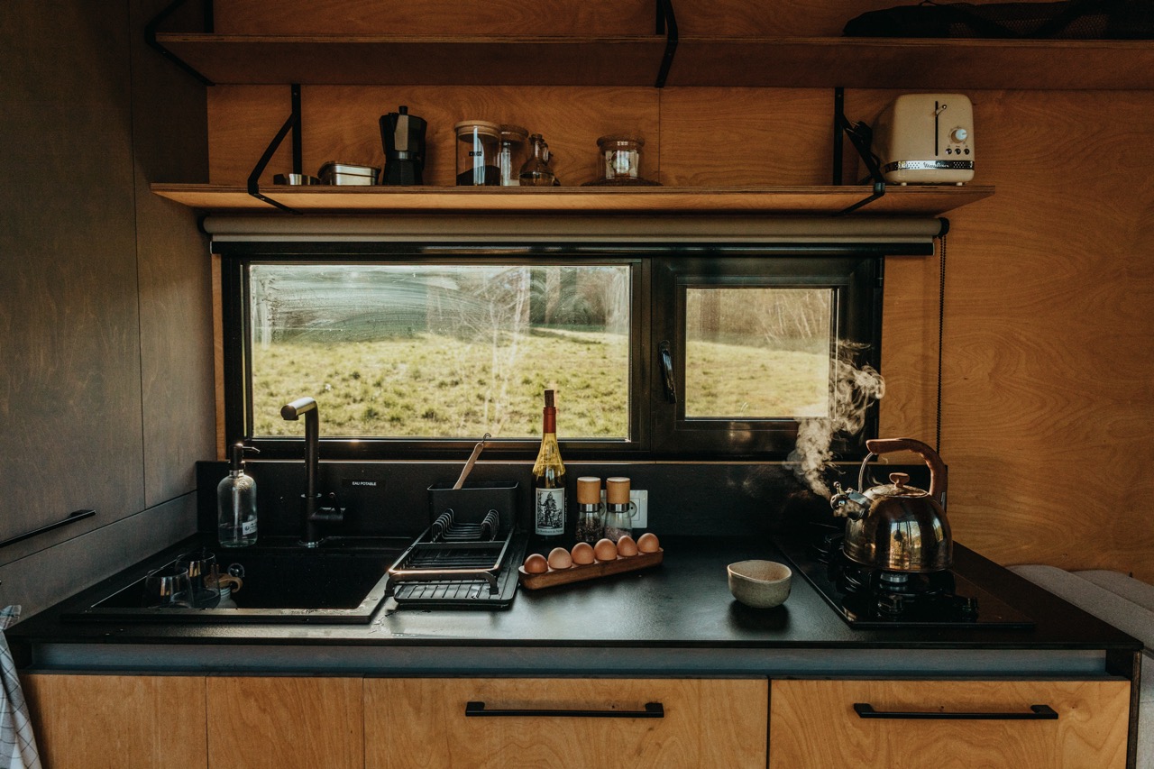 Parcel Tiny House — Séjour au cœur des vignes en Loire à Saint-Étienne — vue depuis la terrasse