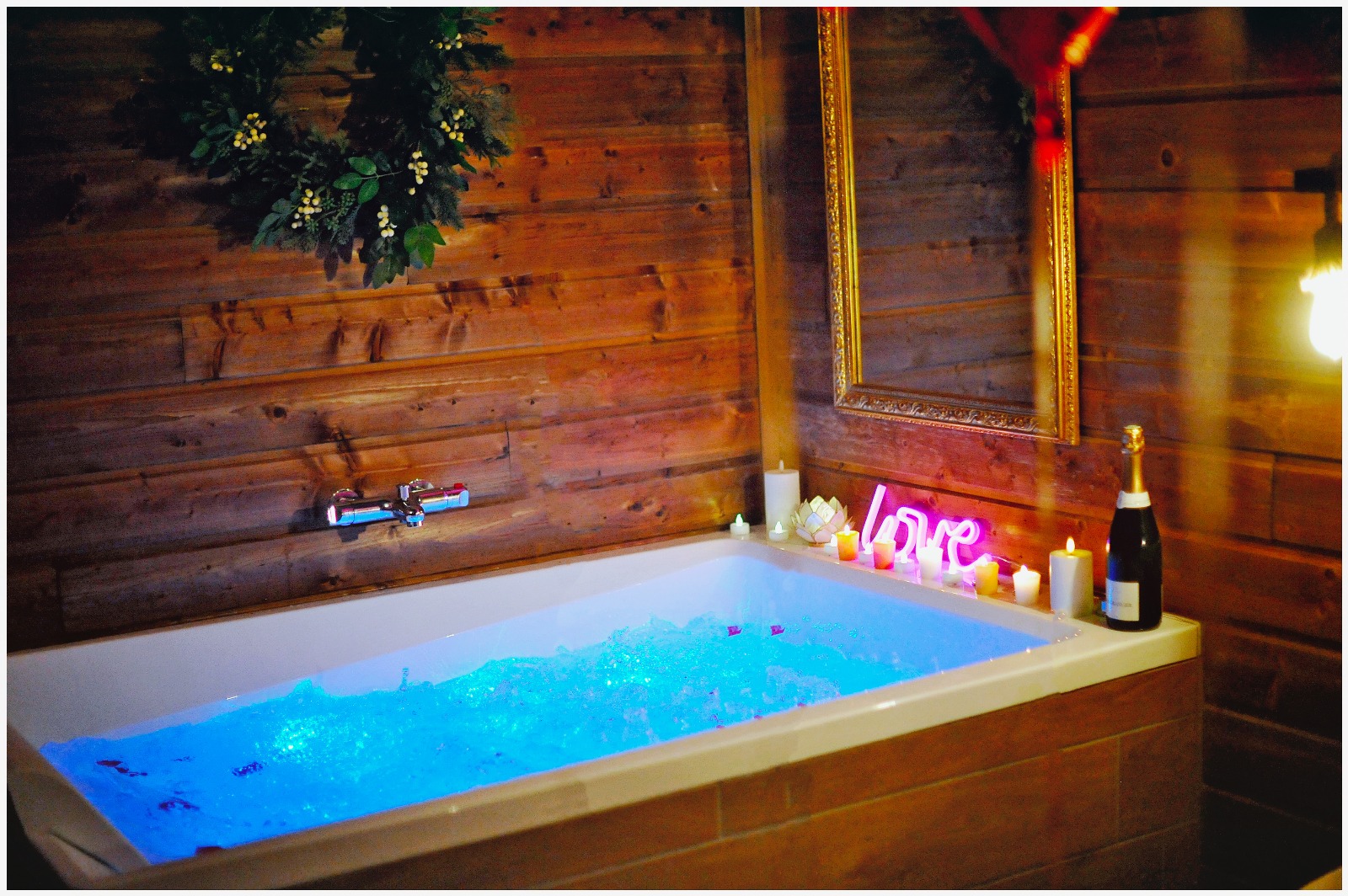 Chalet Romantique — Évasion avec SPA XXL à Bourgoin Jallieu à Bourgoin-Jallieu — vue intérieure