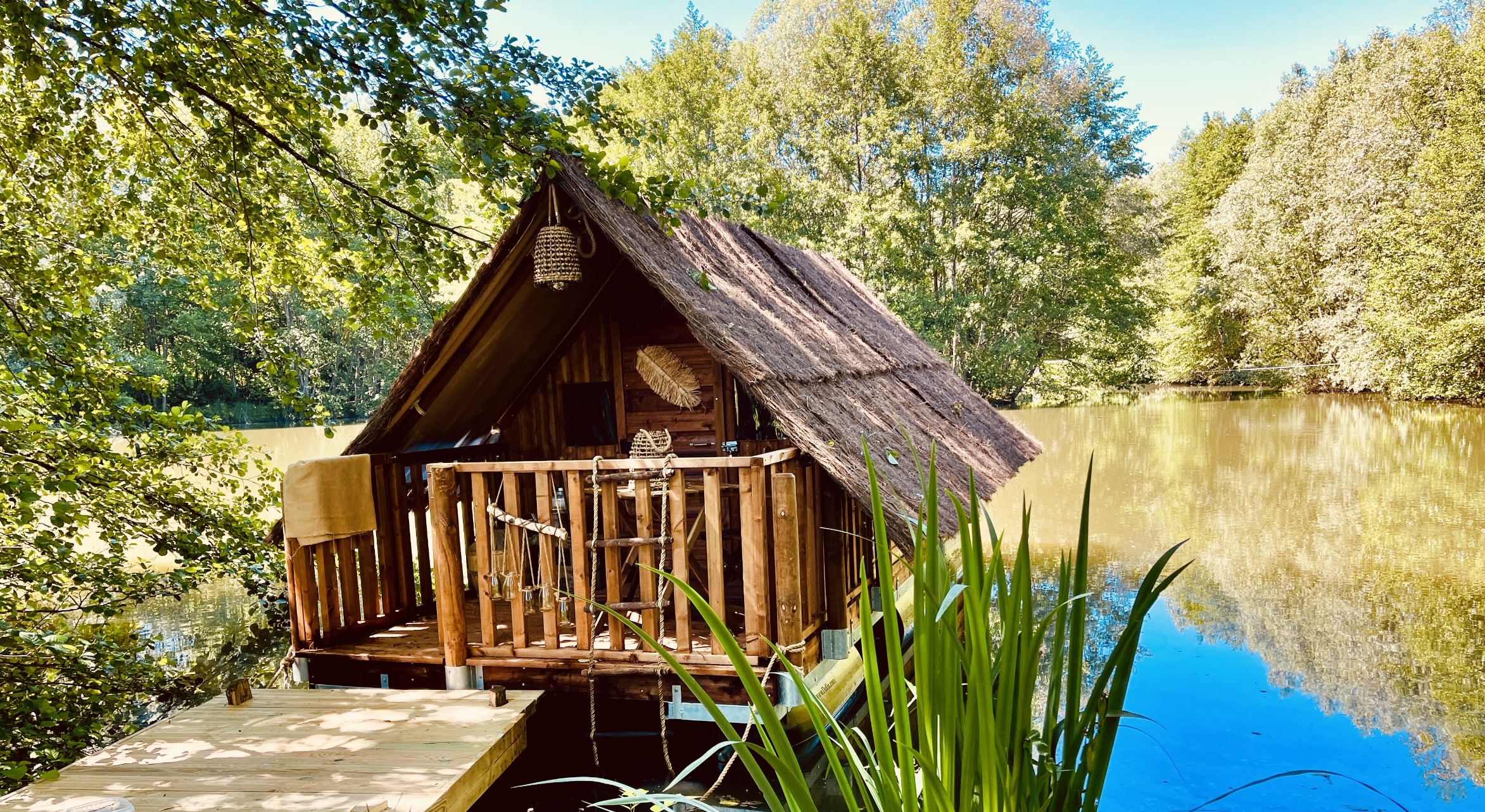 Le Radeau — Cabane sur l'eau avec spa à Côte-d'Or