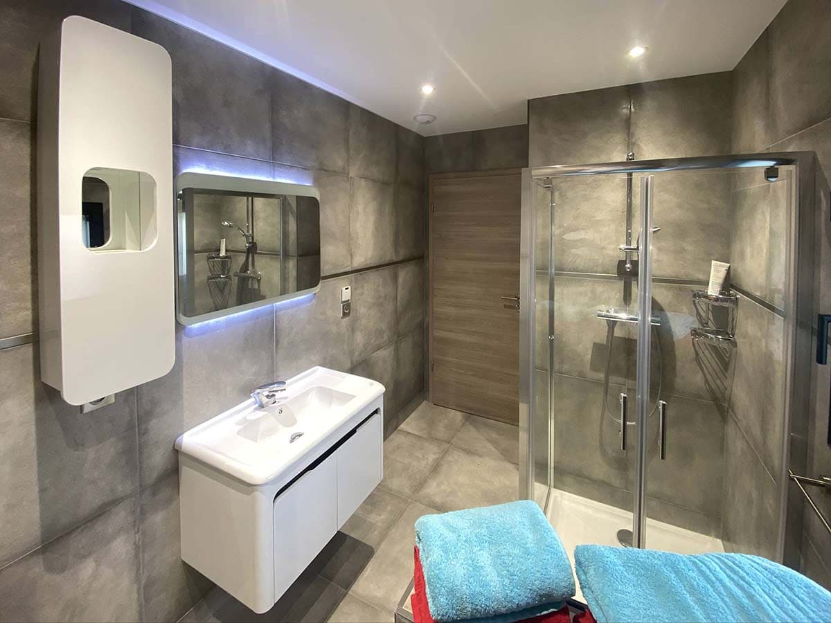 La Chambre aux Bouteilles — Expérience oenologique à Haut-Rhin à Eguisheim — salle de bain