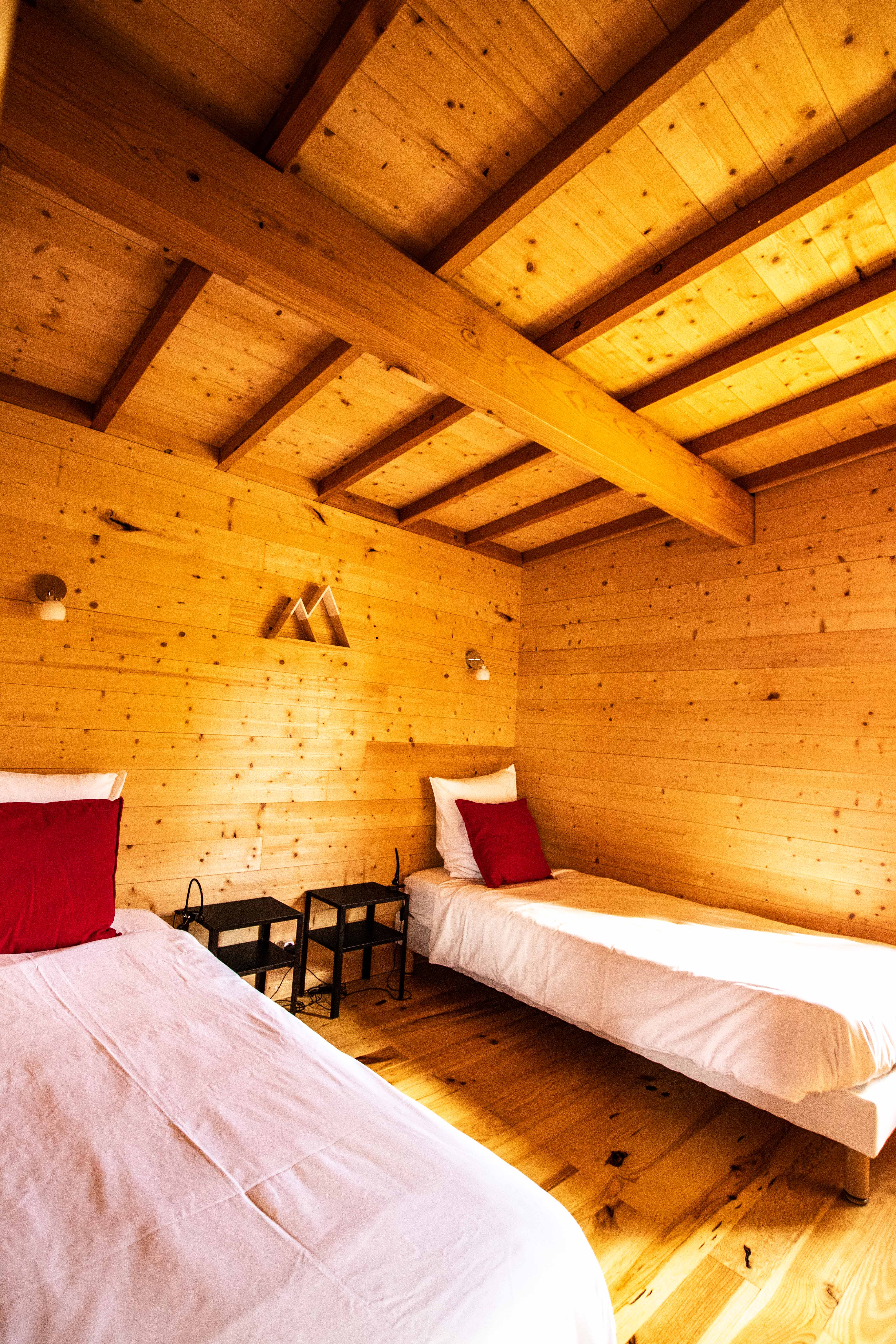 Cabane Spa Tribu : une immersion au cœur de la nature à Virignin — détail architectural