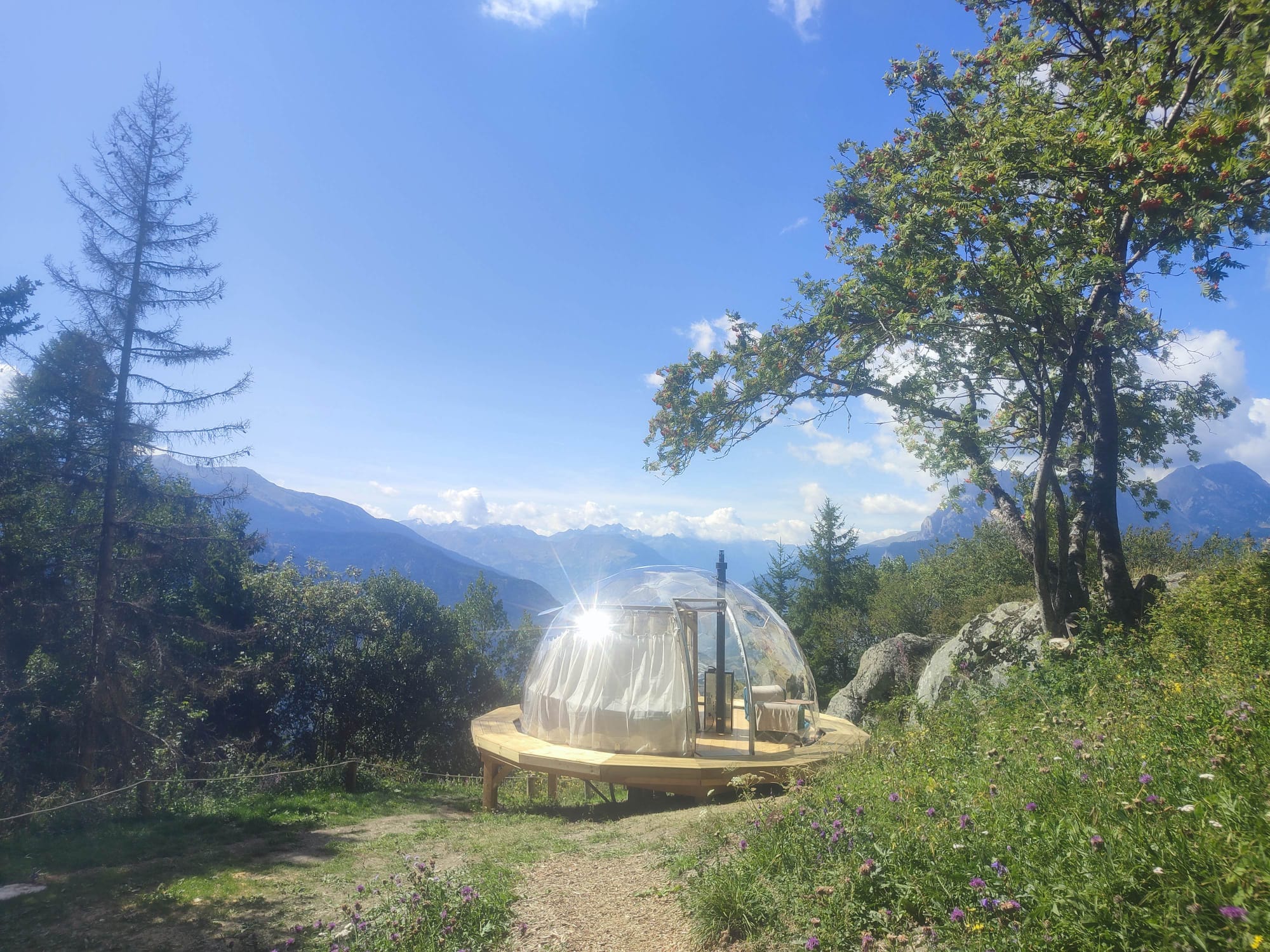 Vivez l'expérience d'un dôme insolite en Rhône-Alpes