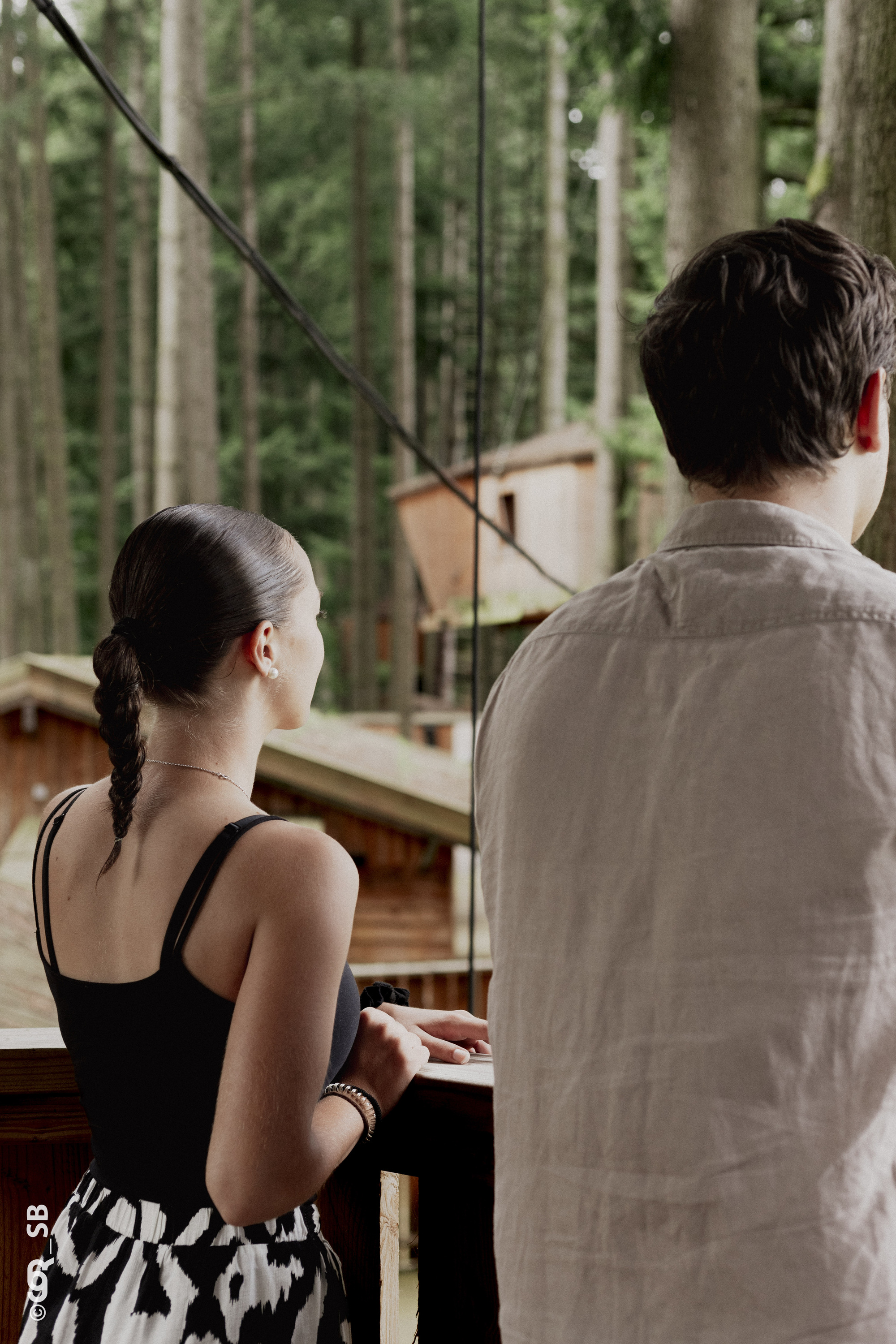 Cabane PERDRIX — Nuit perchée à 9m avec sauna à Rhône à Ronno — chambre