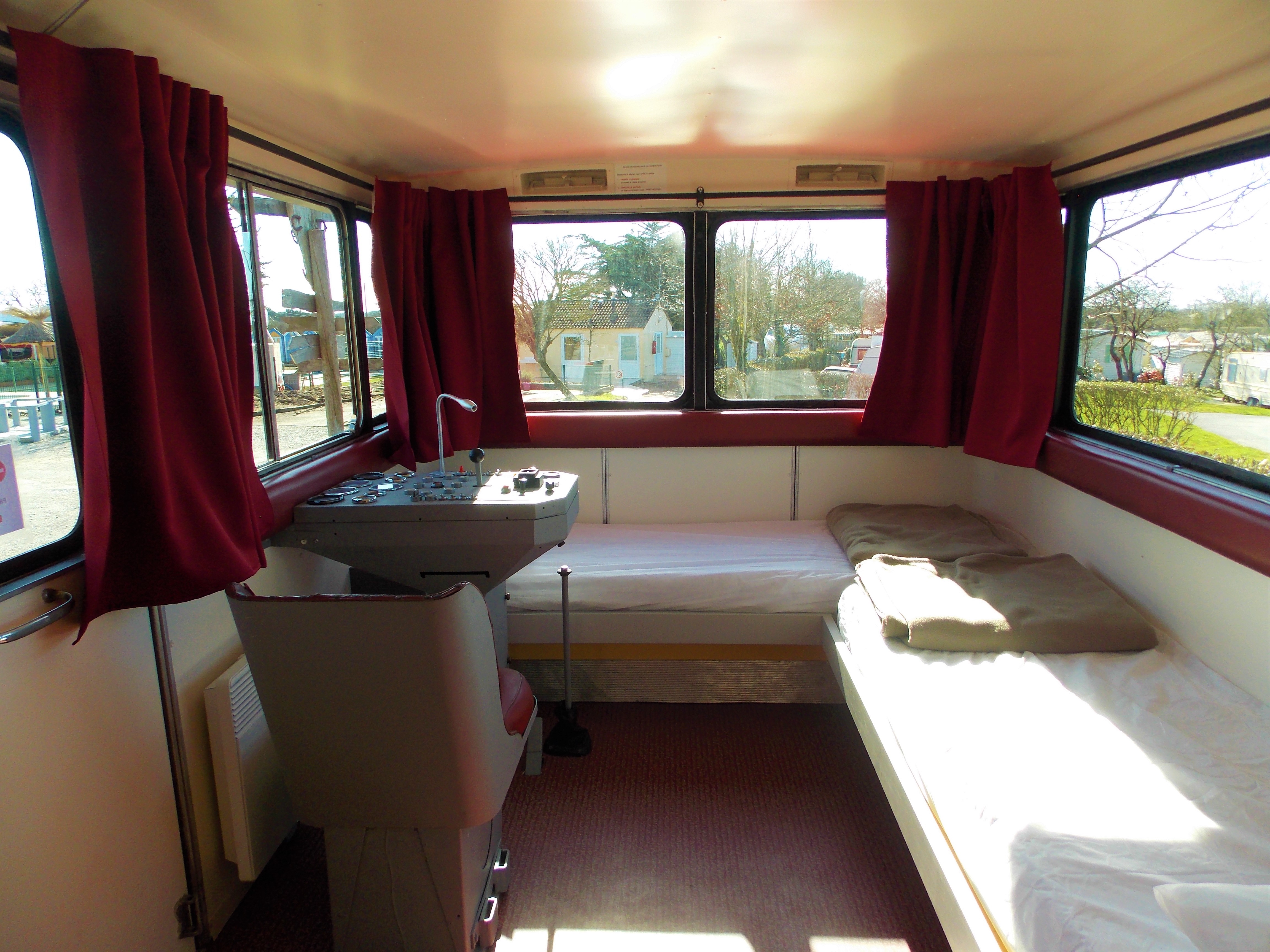Tramway Nantais — Hébergement insolite avec spa à Saint-Michel-Chef-Chef à Saint-Nazaire — vue depuis la terrasse