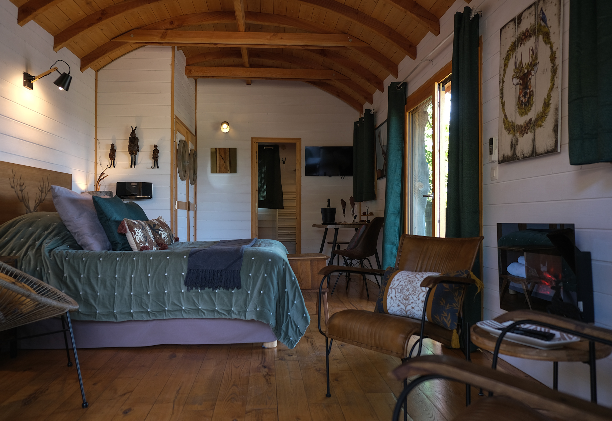 Cabane Spa des Daims : une évasion suspendue en Aquitaine à Clairac — environnement naturel