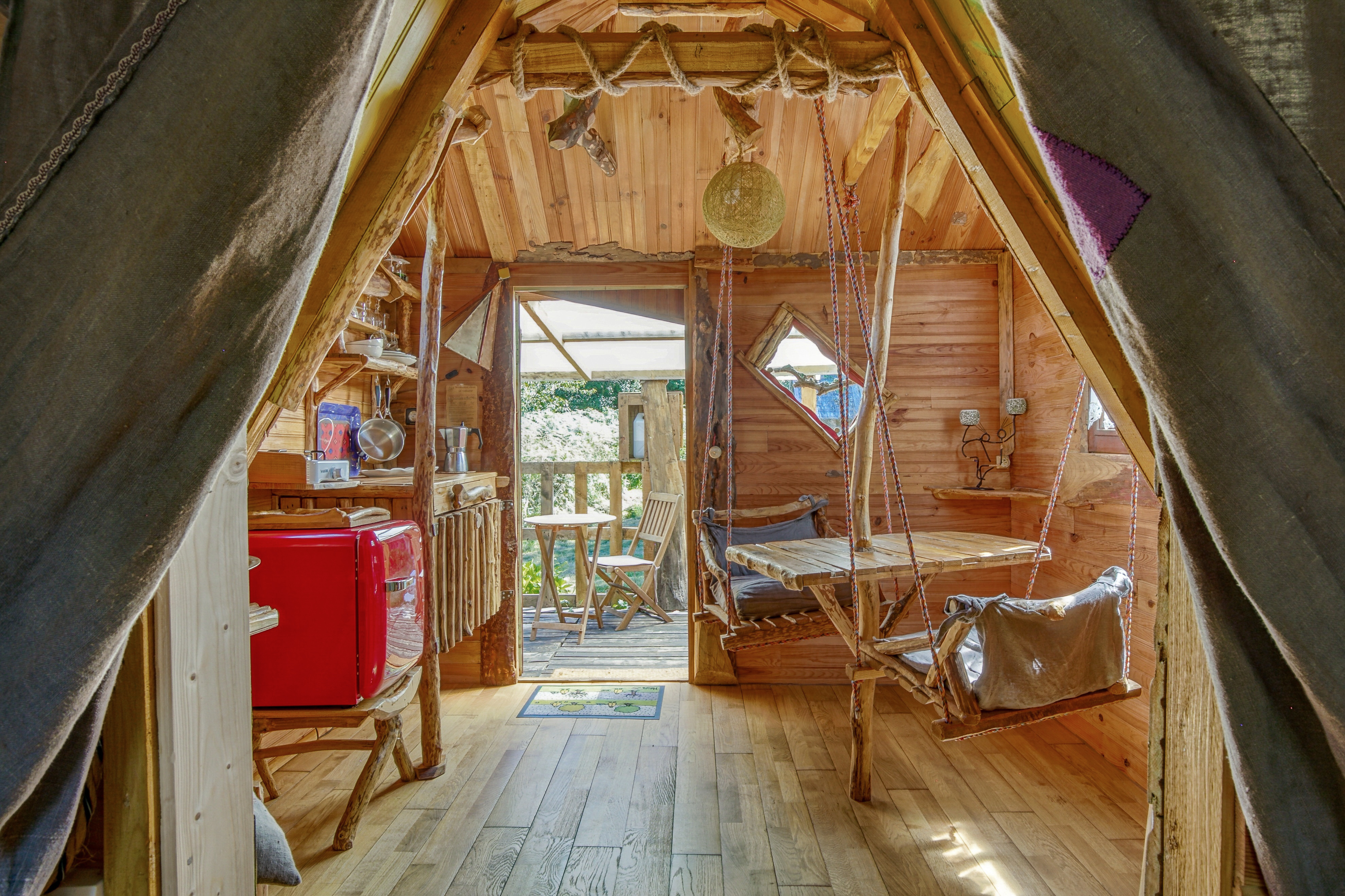 La Cahutte du P'tit Gris : une cabane au cœur de la nature normande à Fermanville — salle de bain