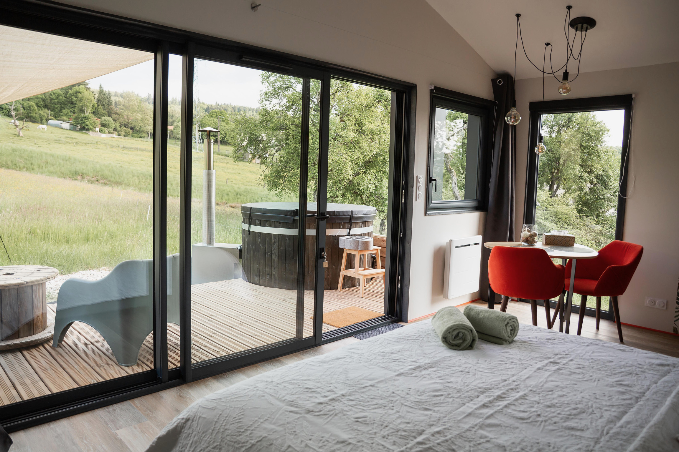 Helsinki - Bain Nordique — Ecolodge avec spa à Vosges à Épinal — vue depuis la terrasse