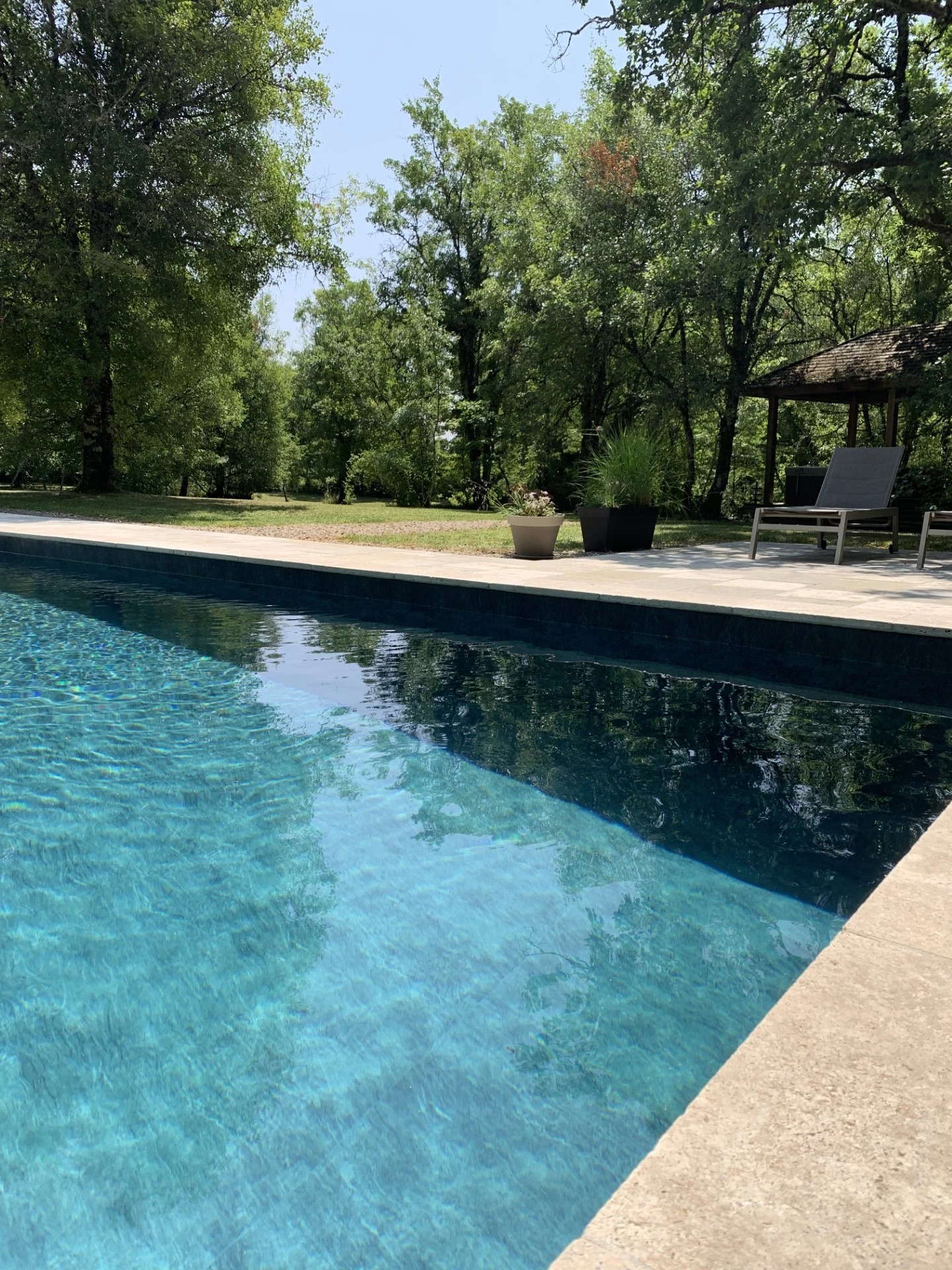 Lodge insolite avec spa privatif — Ecolodge romantique dans le Lot à Cahors — chambre