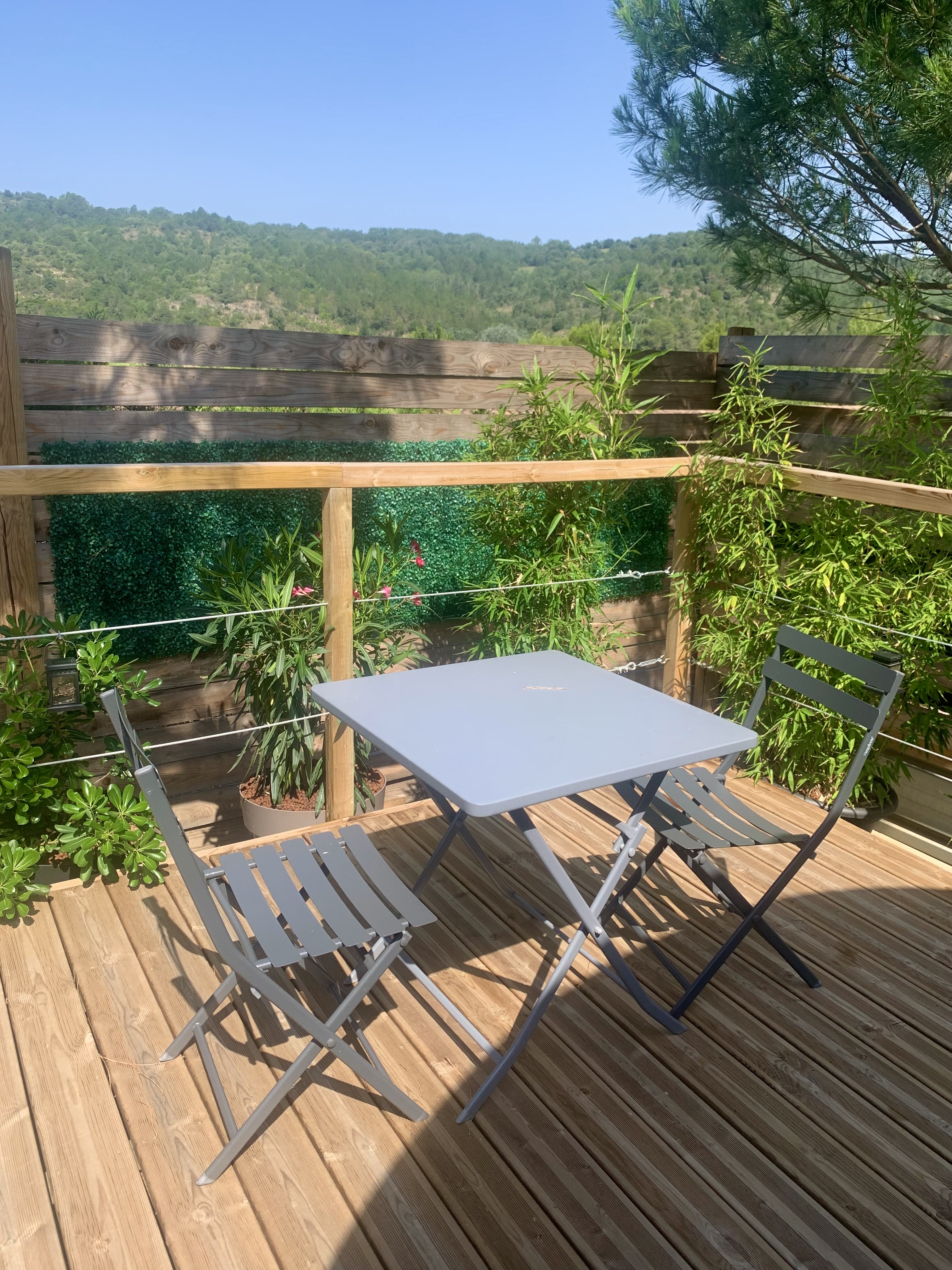 Le Mauzac & spa : un pod enchanteur en Languedoc-Roussillon à Saint Hilaire — détail architectural