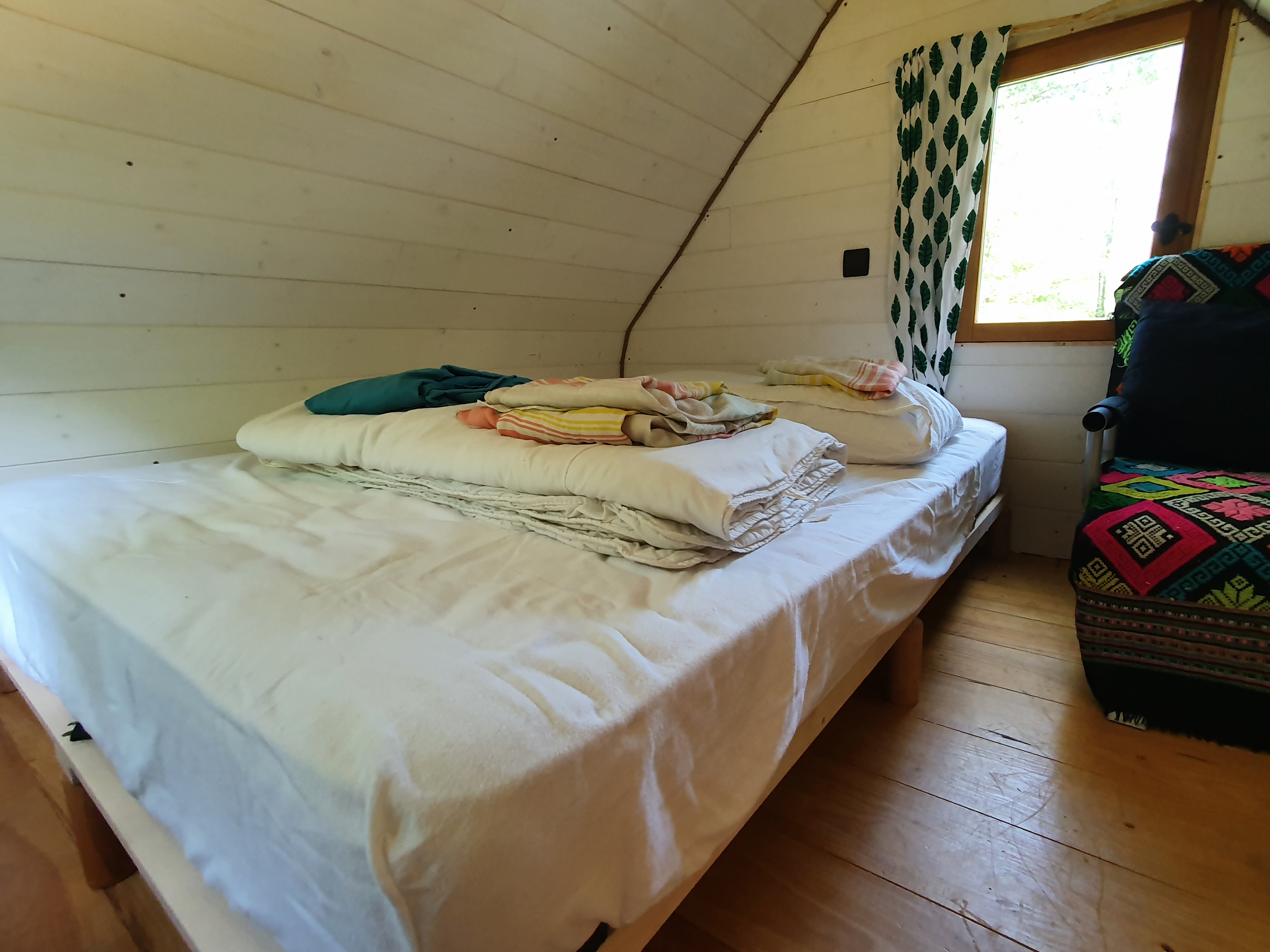 La cabane perchée : une expérience unique en Auvergne à Huriel — chambre