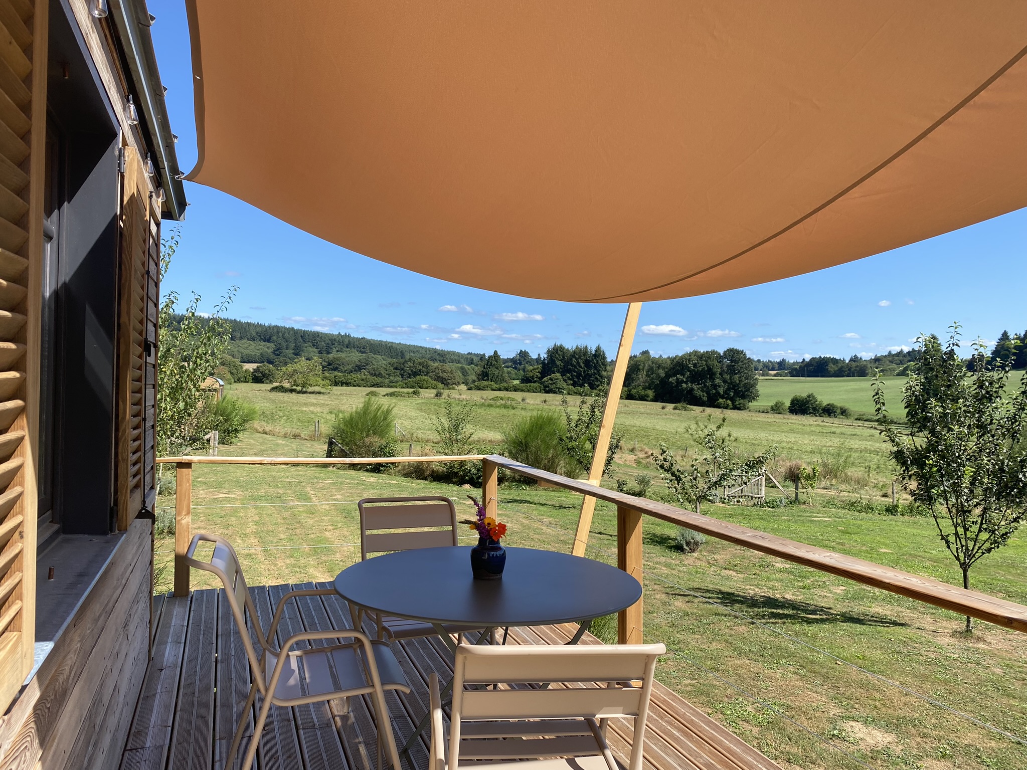 La roulotte du verger : un cocon insolite en Limousin