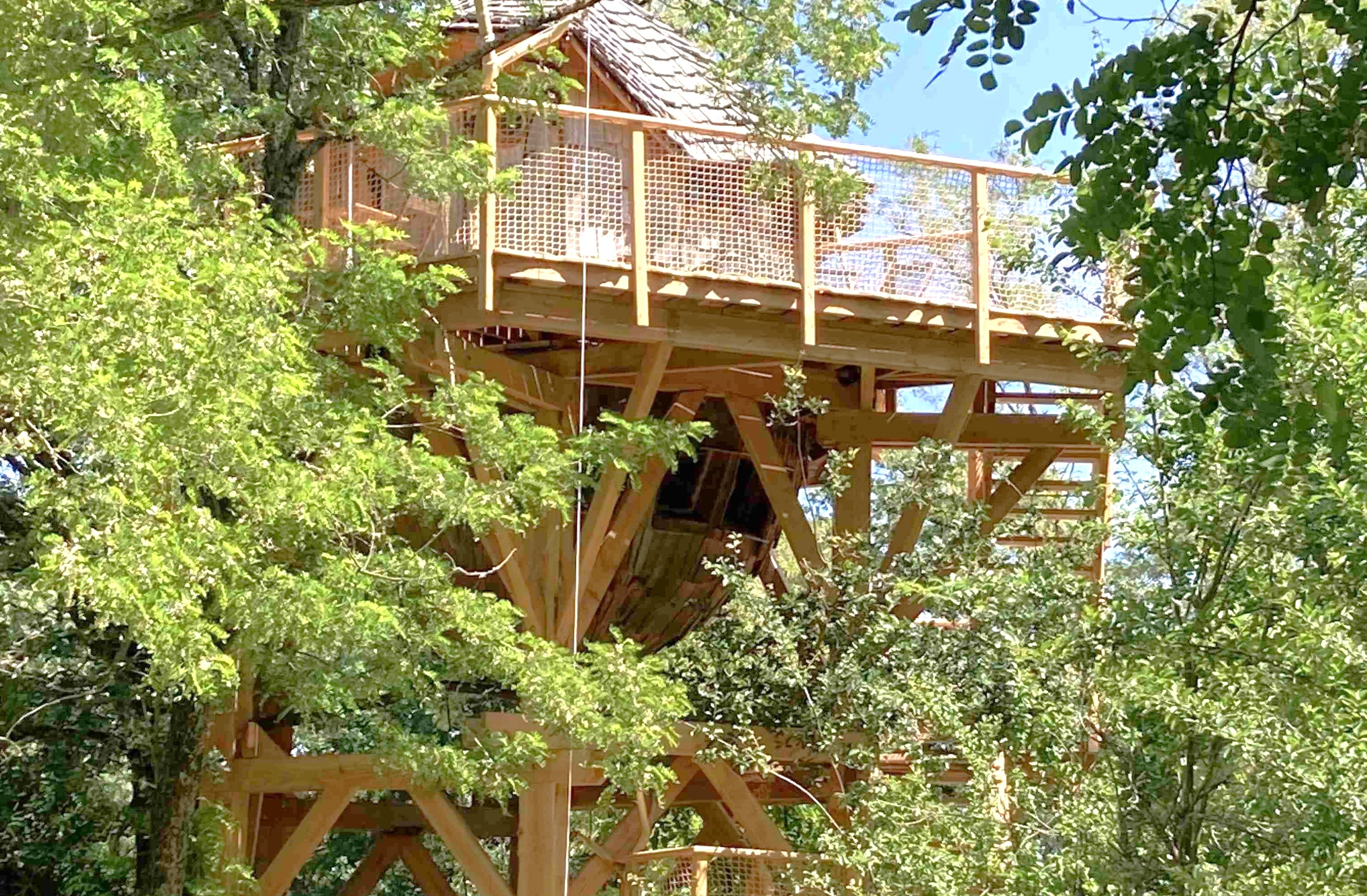 La Cabane du Verger & Spa : une évasion dans les arbres à La Chapelle Aux Naux — espace de vie