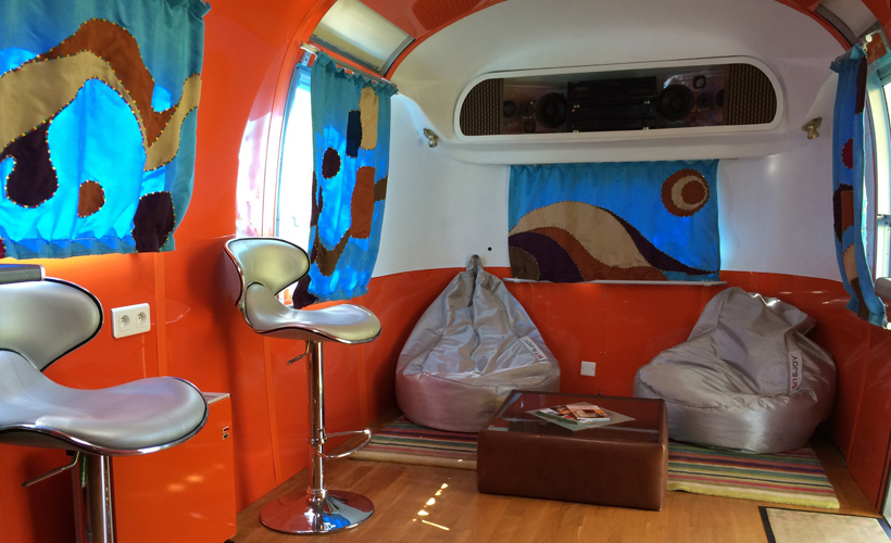 STREAMADELIC - 1968 — Caravane vintage avec spa à Ariège à Manses — salle de bain