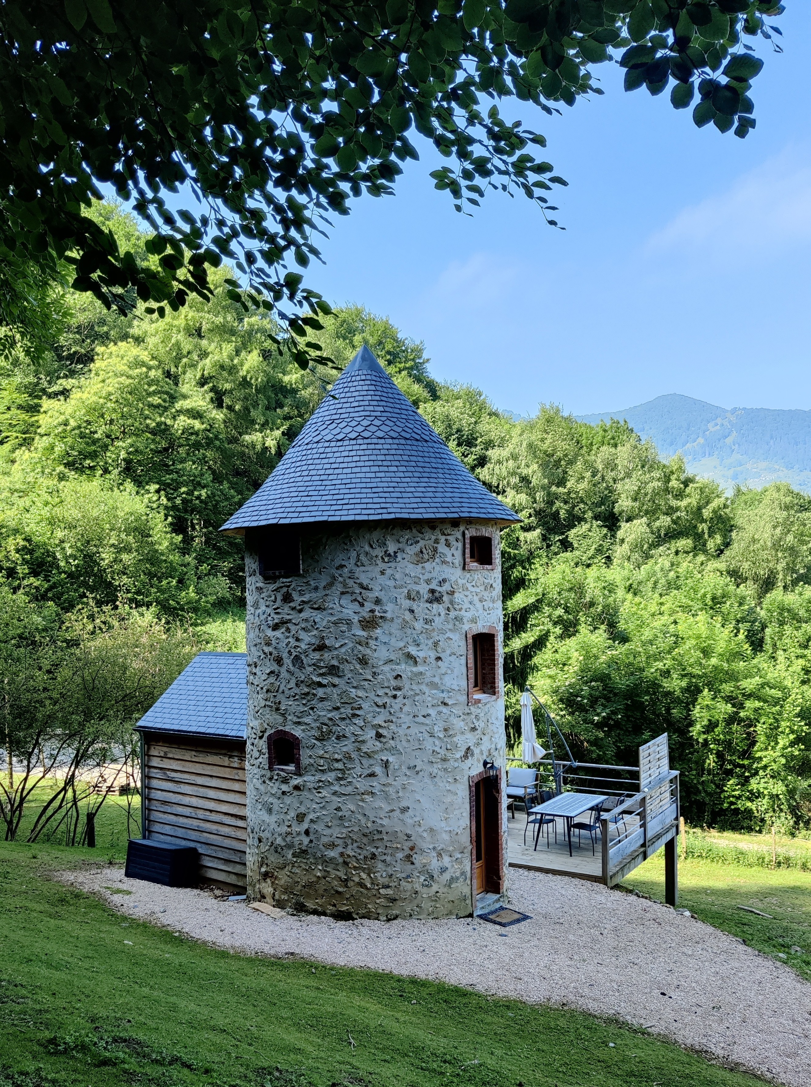 Un pigeonnier enchanteur avec spa au cœur des Pyrénées à Gerde — détail architectural