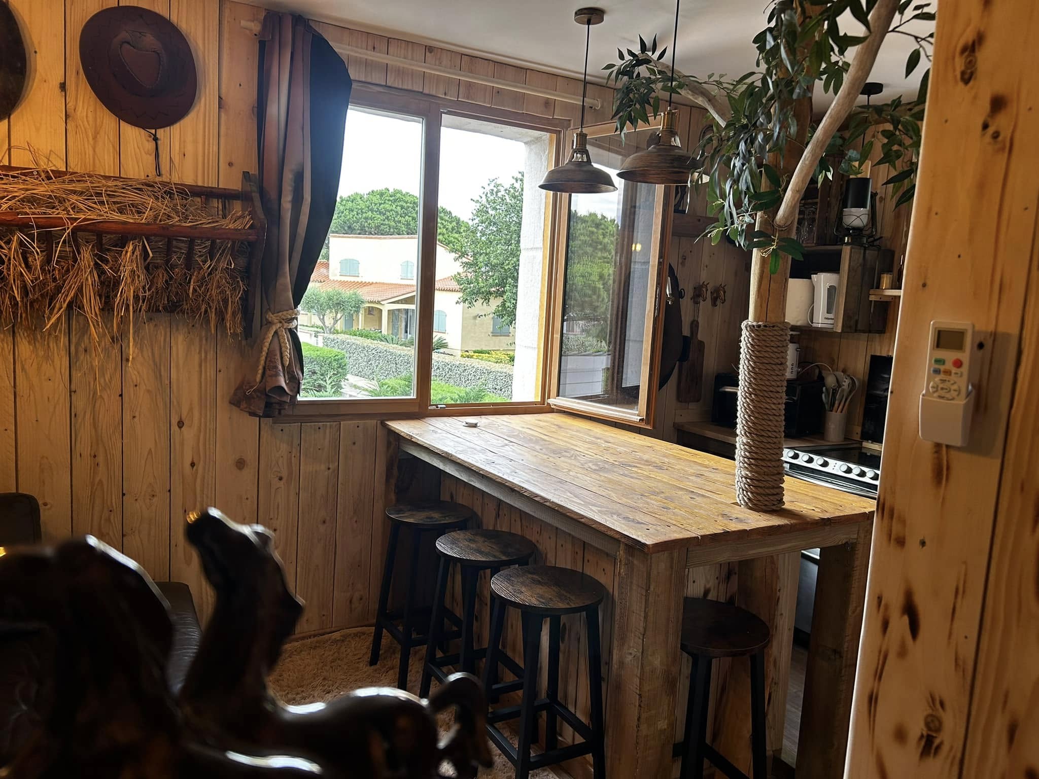 Le Ranch de Paulette — Chambre à thème avec ambiance Far West à Pyrénées-Orientales à Perpignan — vue intérieure