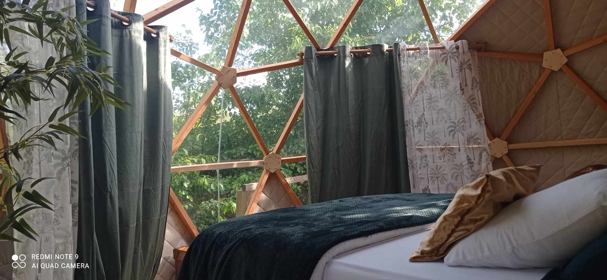 Dôme Quiescis — Nuit étoilée avec spa à Lot-et-Garonne à Lafitte-sur-Lot — chambre